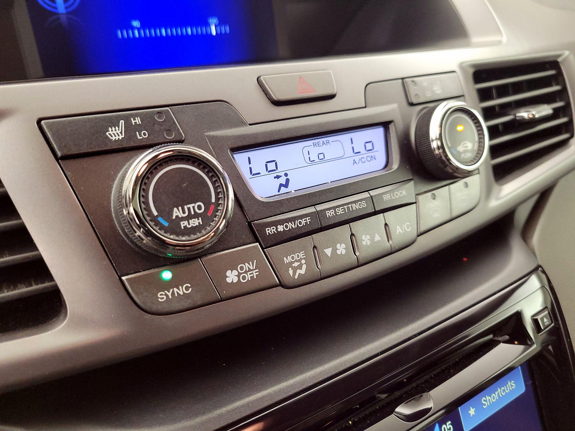 Thumbnail: 2014 Honda Odyssey - 16