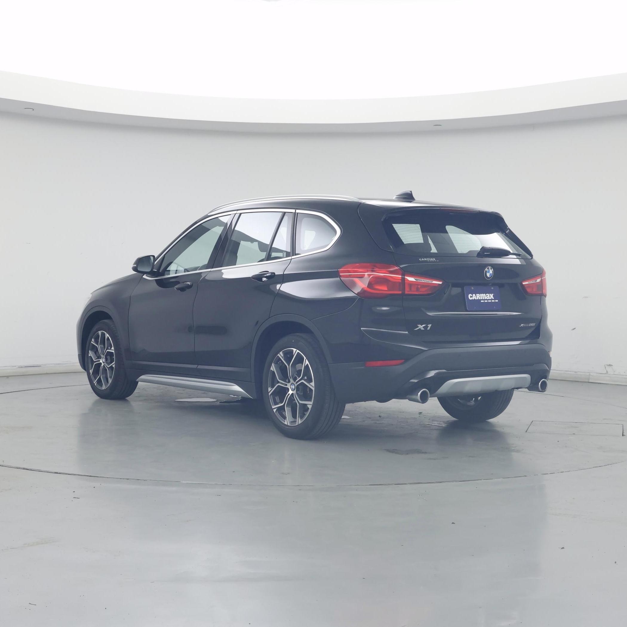 Thumbnail: 2021 BMW X1 - 2