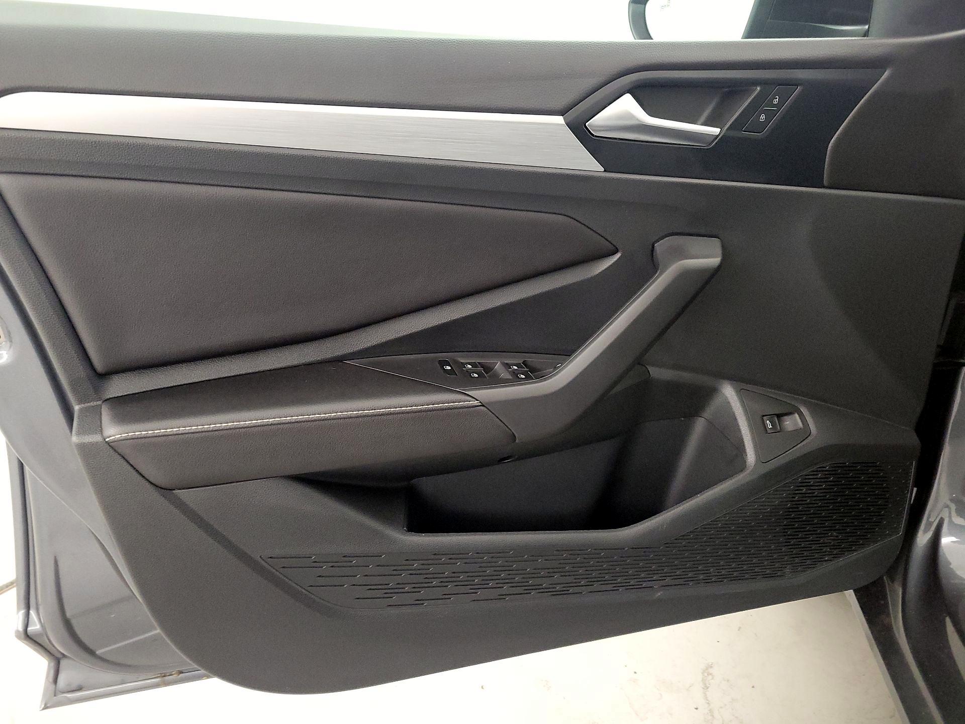 Thumbnail: 2025 Volkswagen Jetta - 12