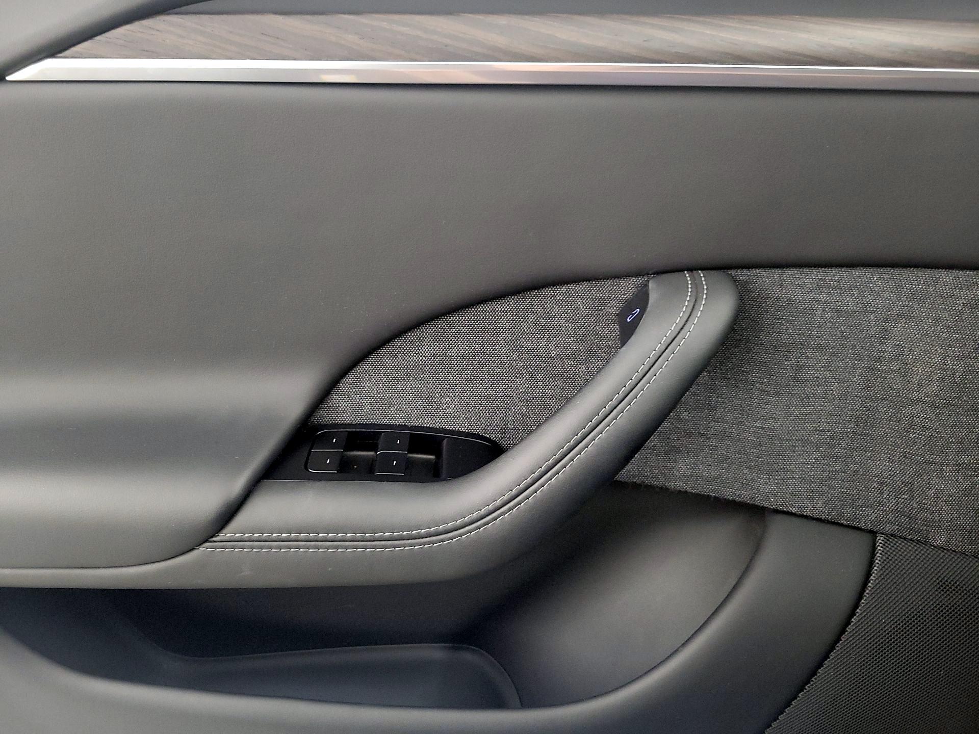 Thumbnail: 2022 Tesla Model S - 12