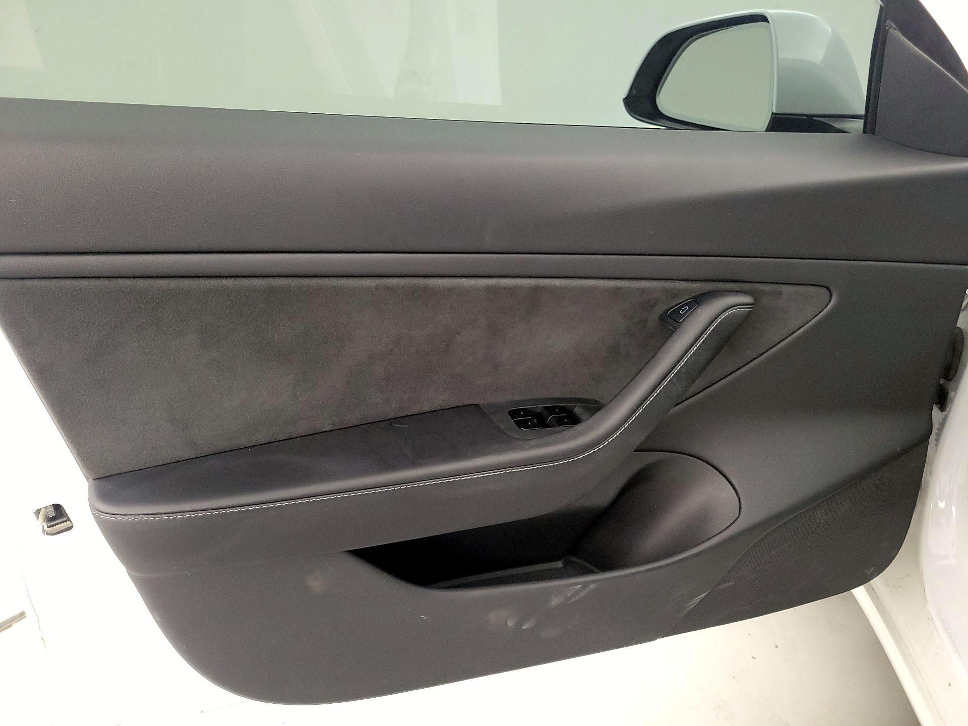 Thumbnail: 2021 Tesla Model 3 - 12