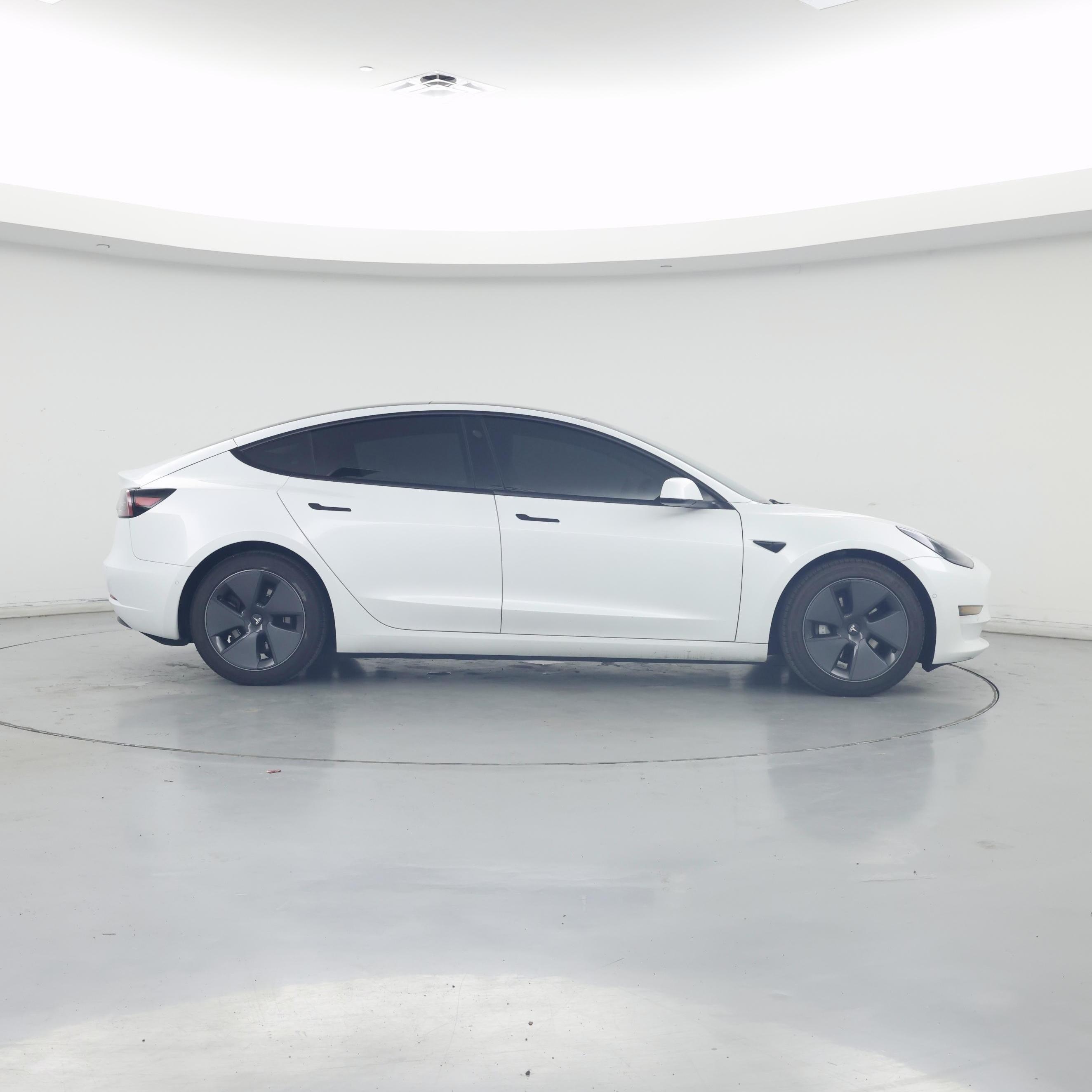 Thumbnail: 2021 Tesla Model 3 - 7