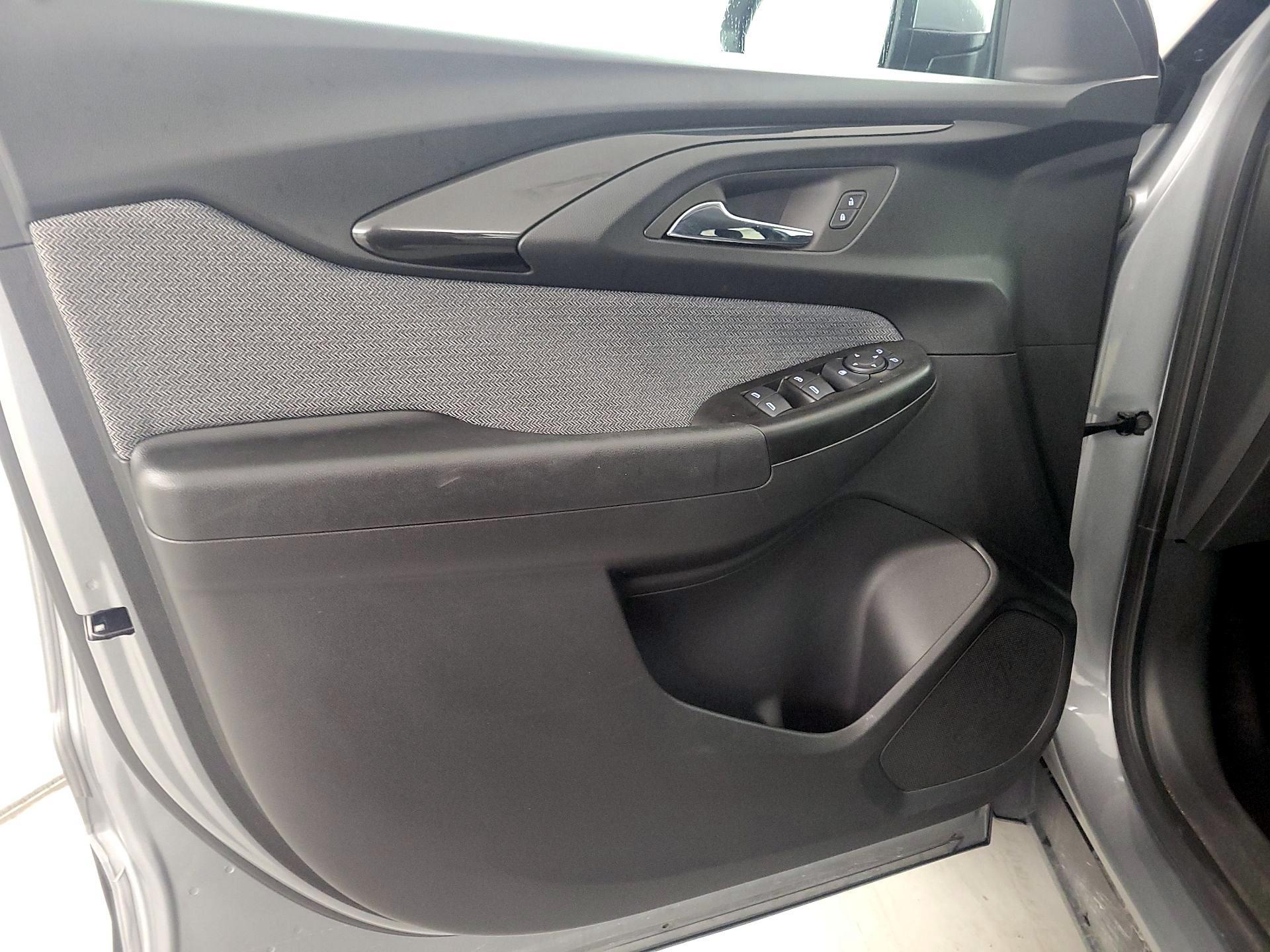 Thumbnail: 2023 Chevrolet TrailBlazer - 12