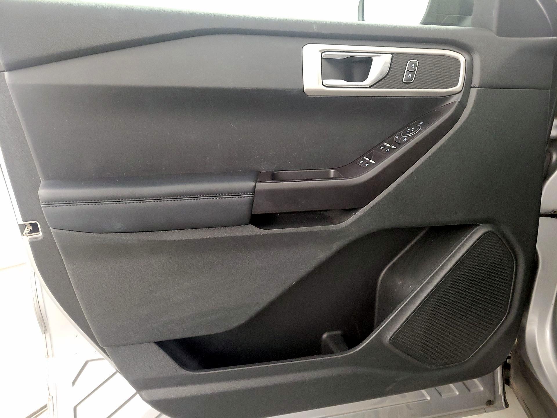 Thumbnail: 2020 Ford Explorer - 12