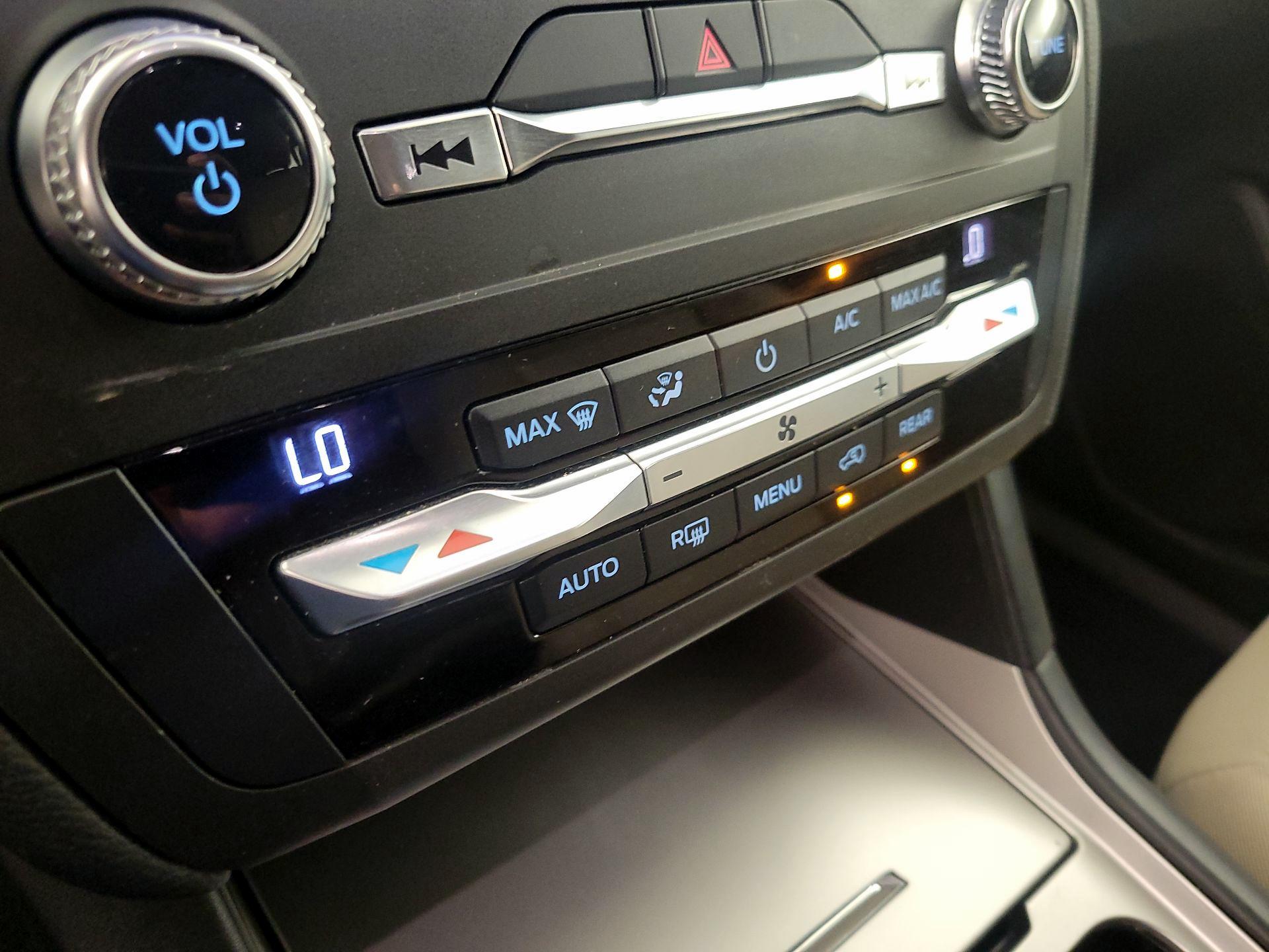 Thumbnail: 2020 Ford Explorer - 16