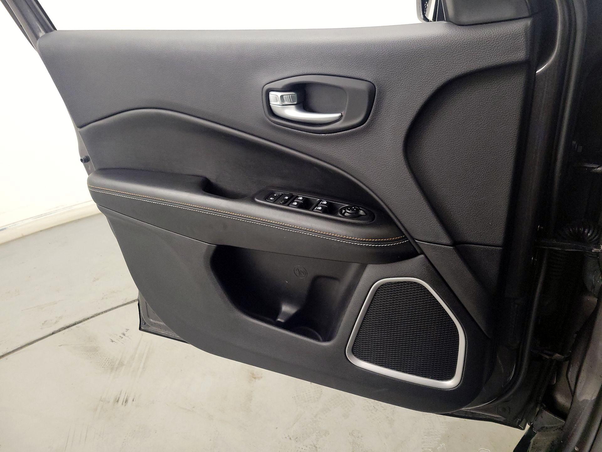 Thumbnail: 2018 Jeep Compass - 12