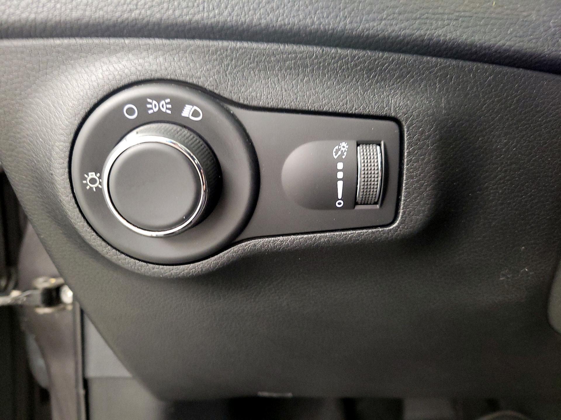 Thumbnail: 2018 Jeep Compass - 13