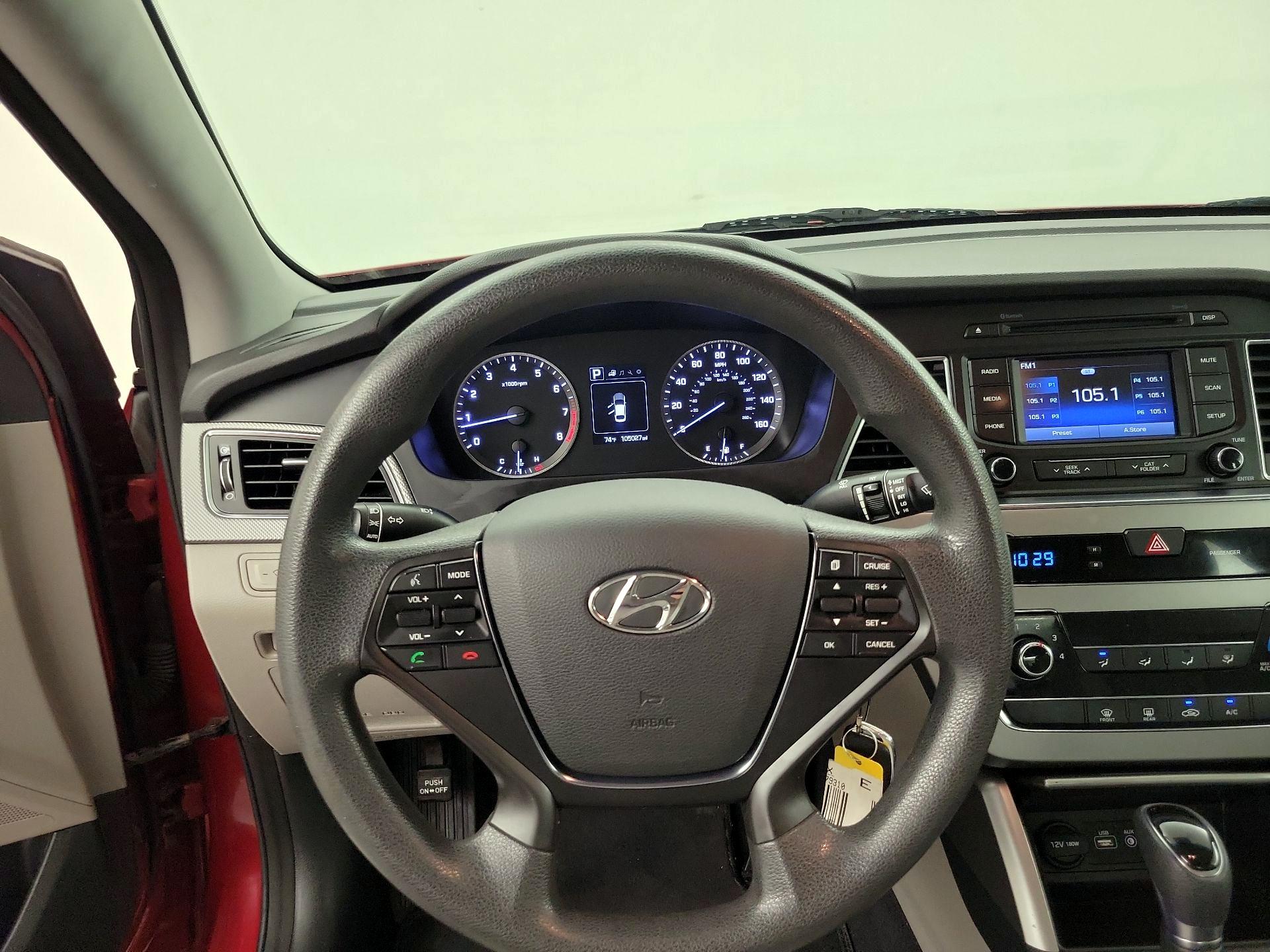 Thumbnail: 2015 Hyundai Sonata - 10