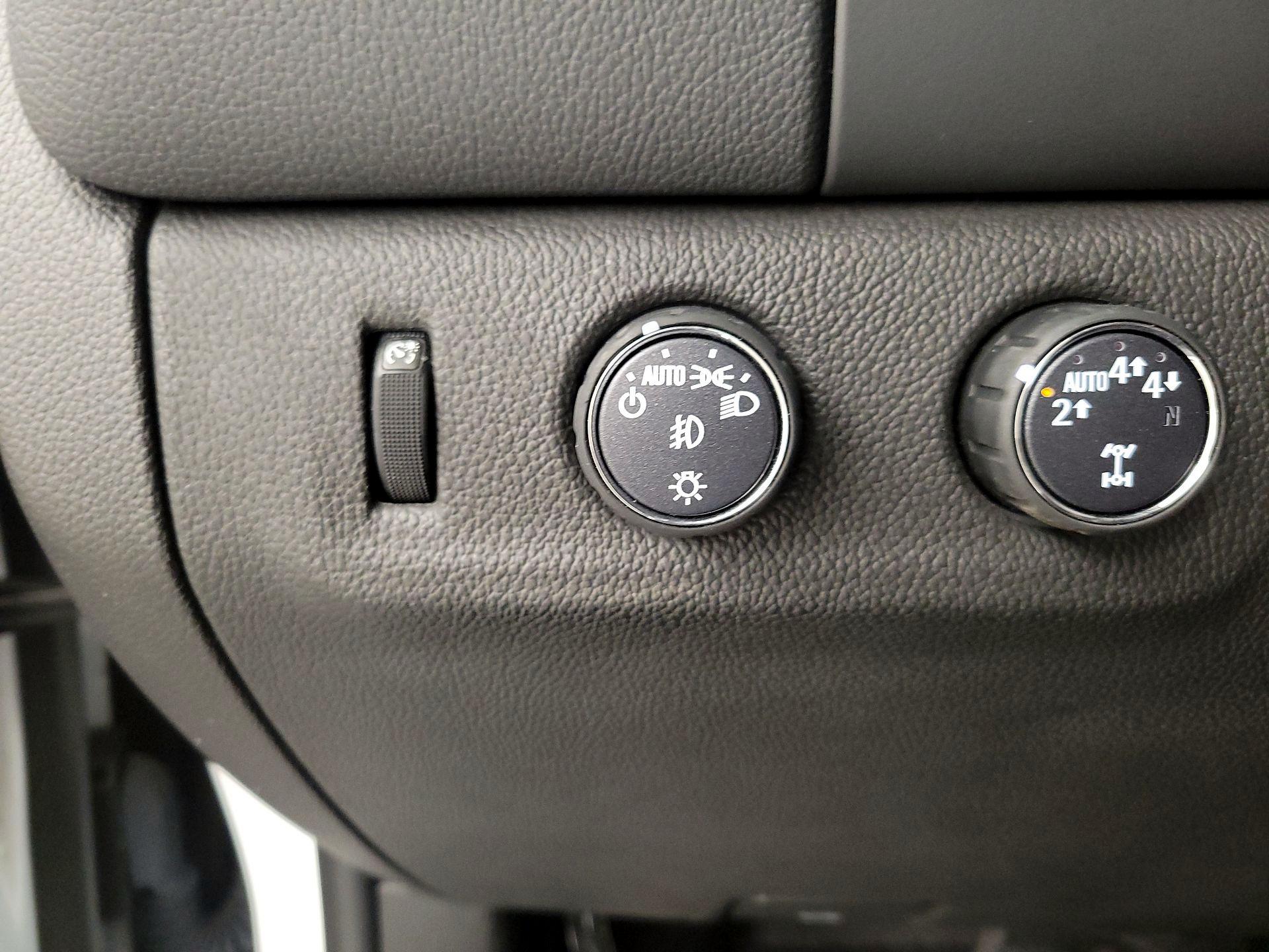 Thumbnail: 2021 Chevrolet Colorado - 13