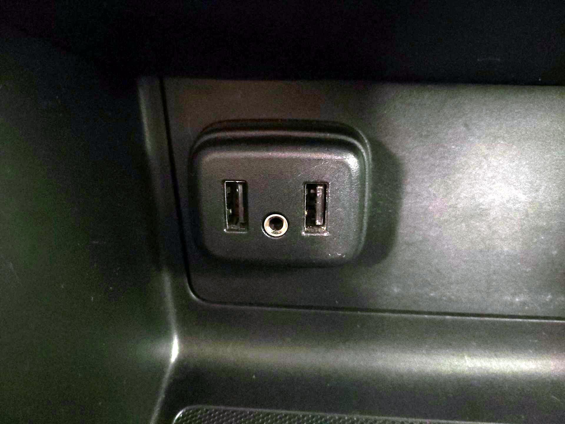 Thumbnail: 2021 Chevrolet Colorado - 19