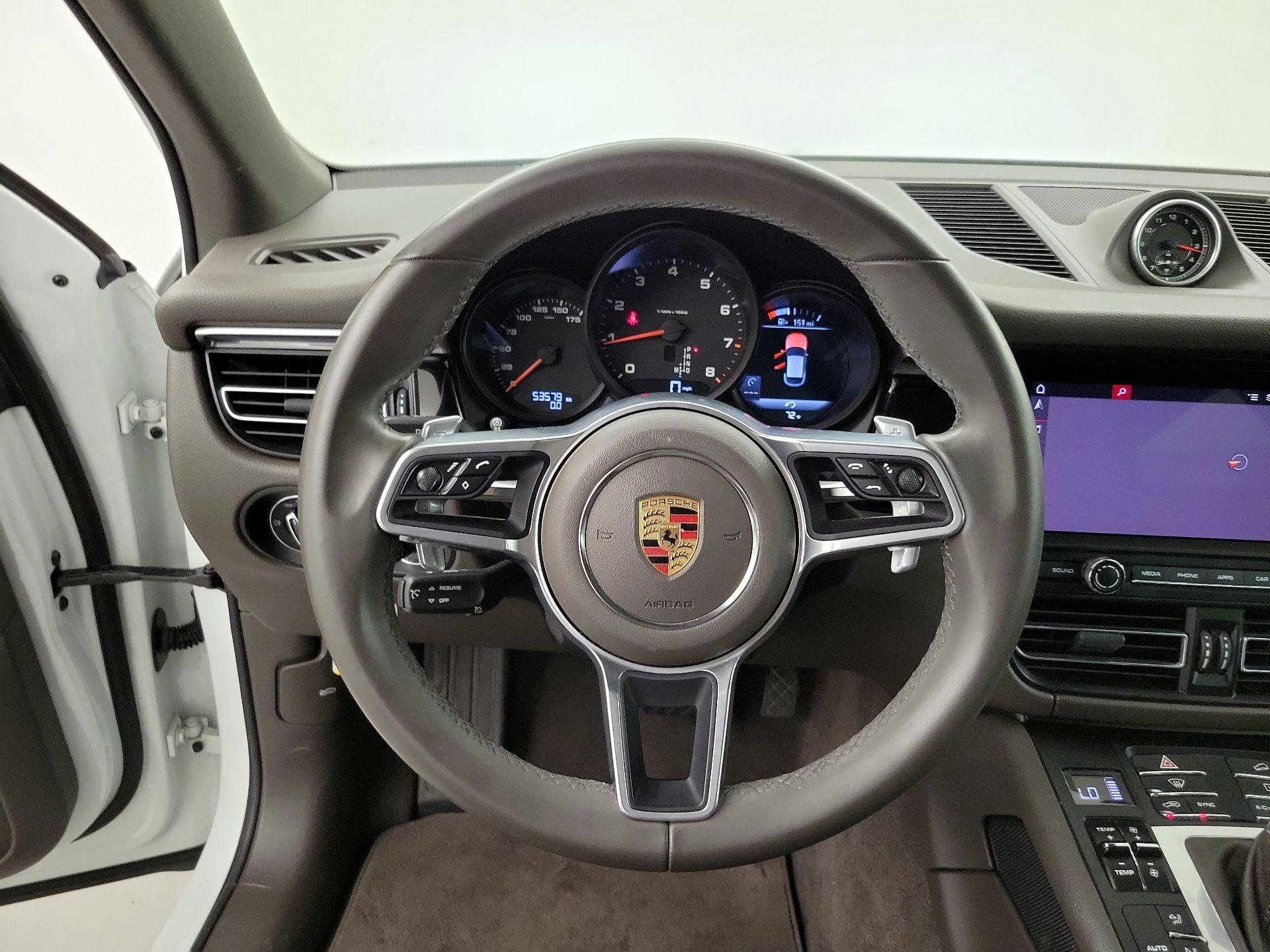 Thumbnail: 2020 Porsche Macan - 10