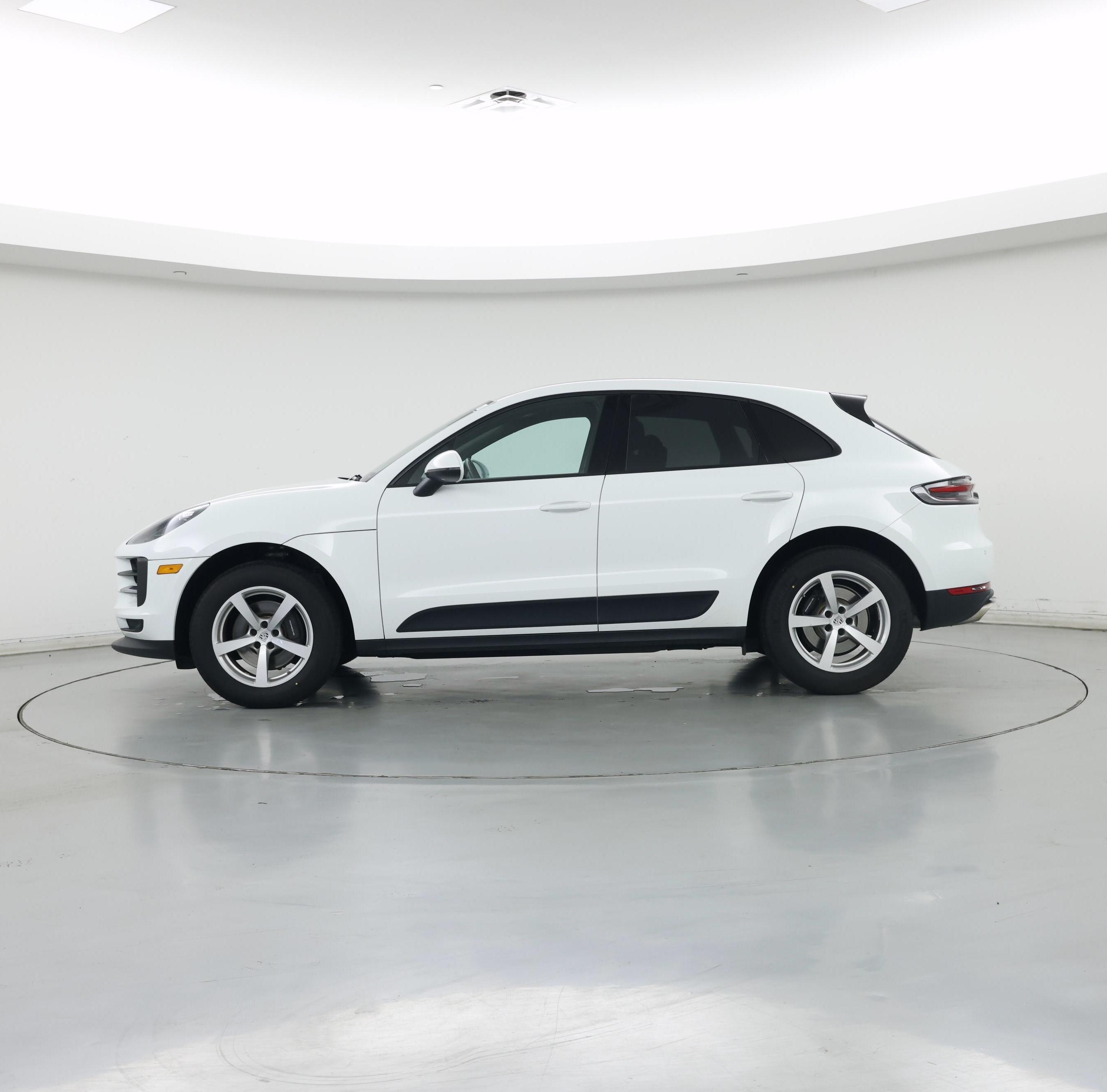 Thumbnail: 2020 Porsche Macan - 3