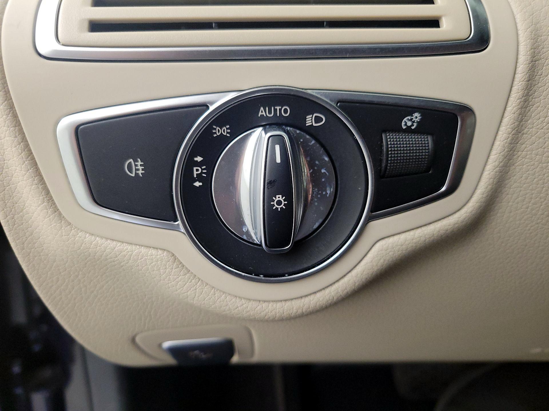 Thumbnail: 2021 Mercedes-Benz C-Class - 13