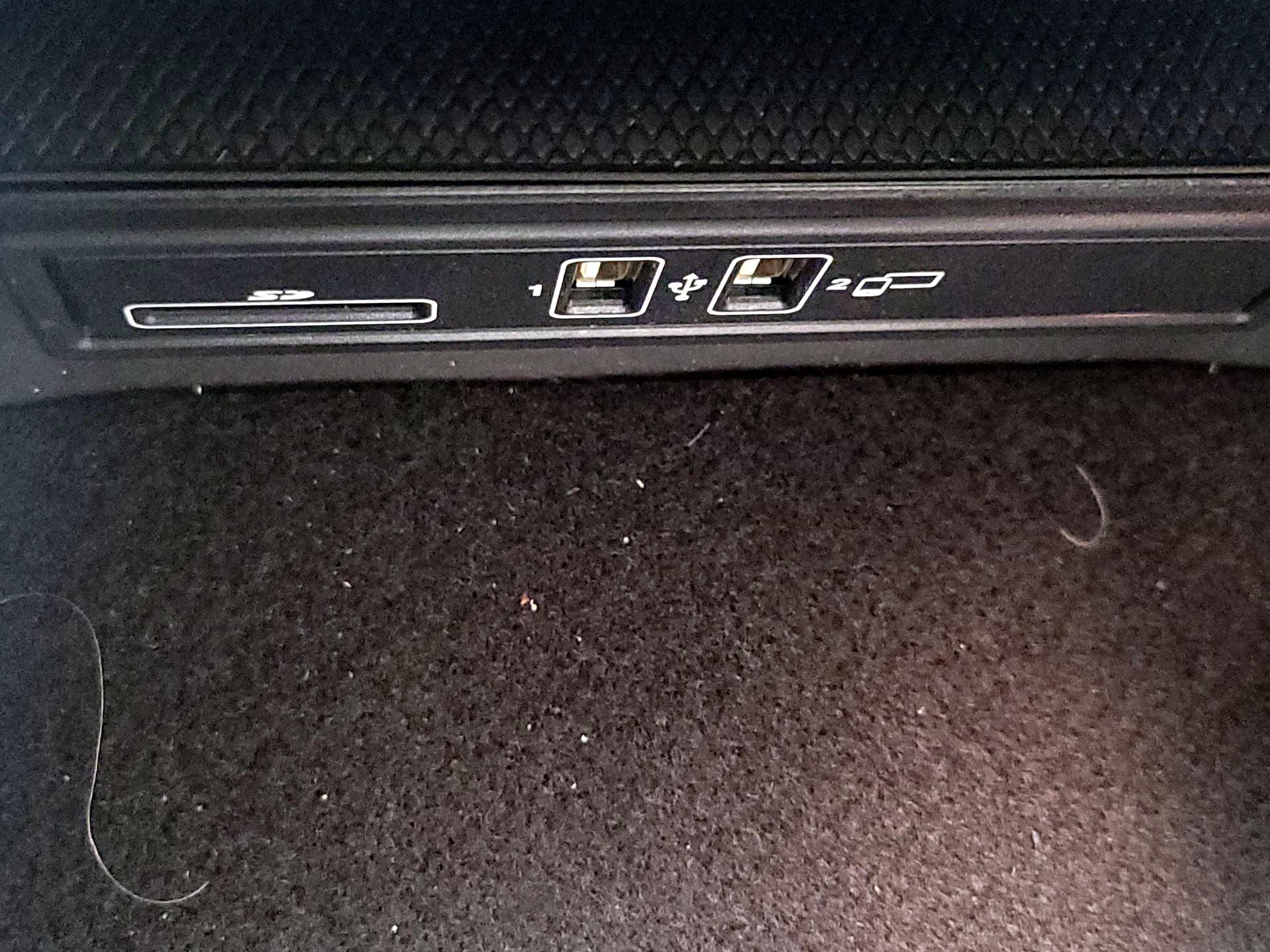 Thumbnail: 2021 Mercedes-Benz C-Class - 18