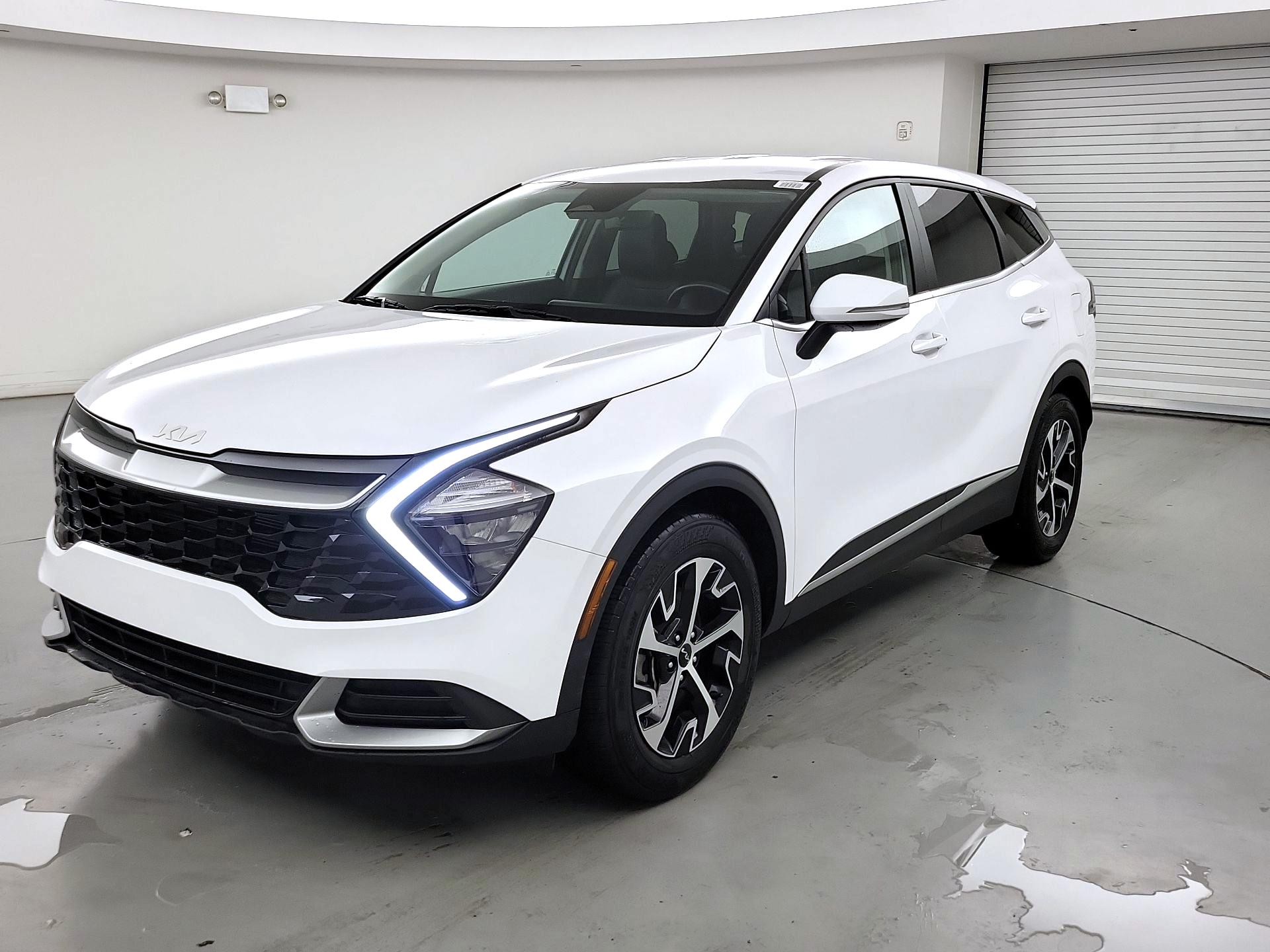 Thumbnail: 2023 Kia Sportage - 3