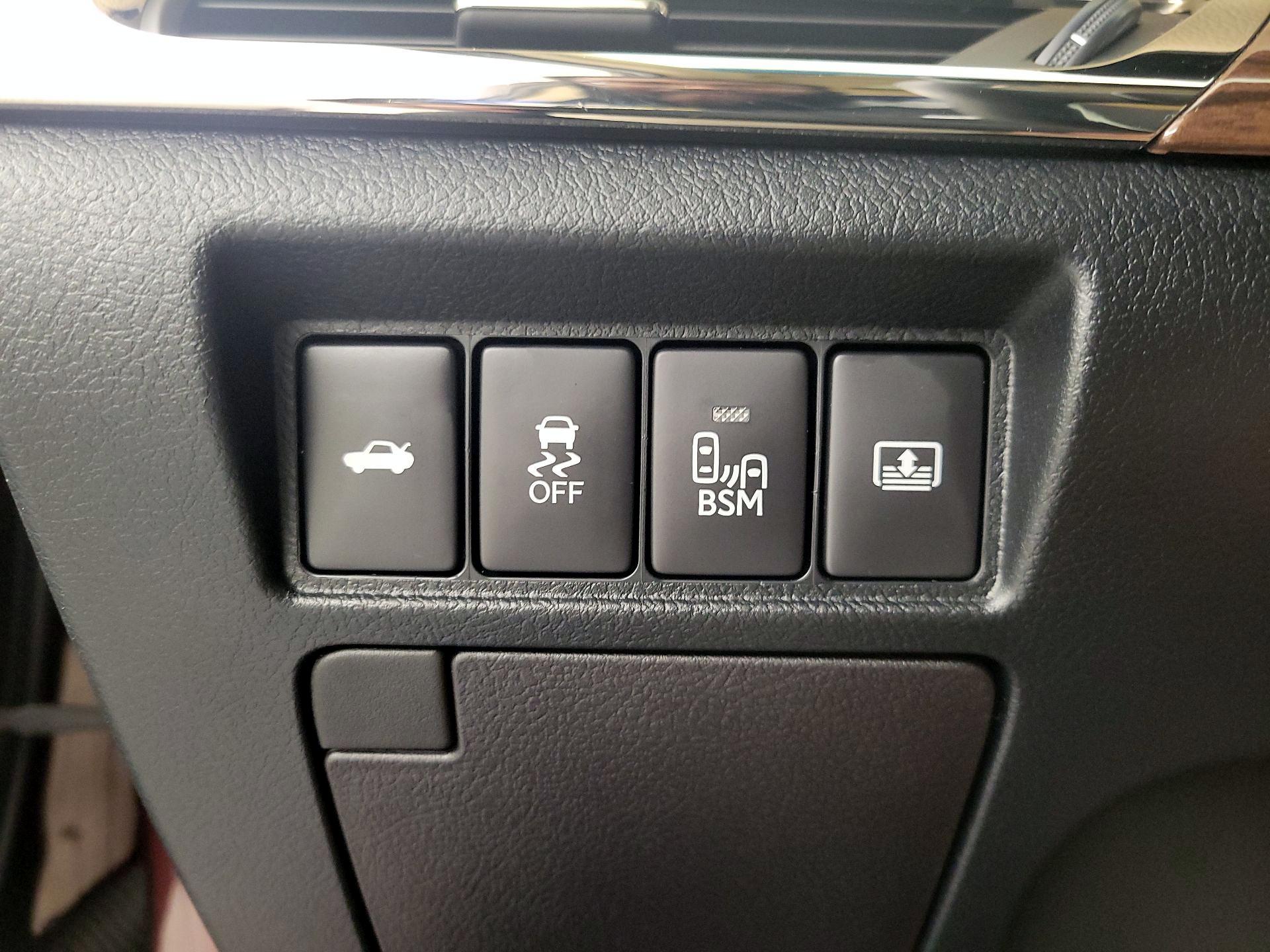 Thumbnail: 2015 Toyota Avalon - 13