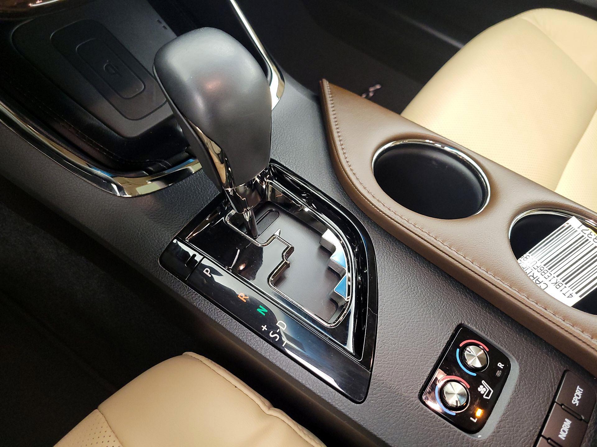 Thumbnail: 2015 Toyota Avalon - 18