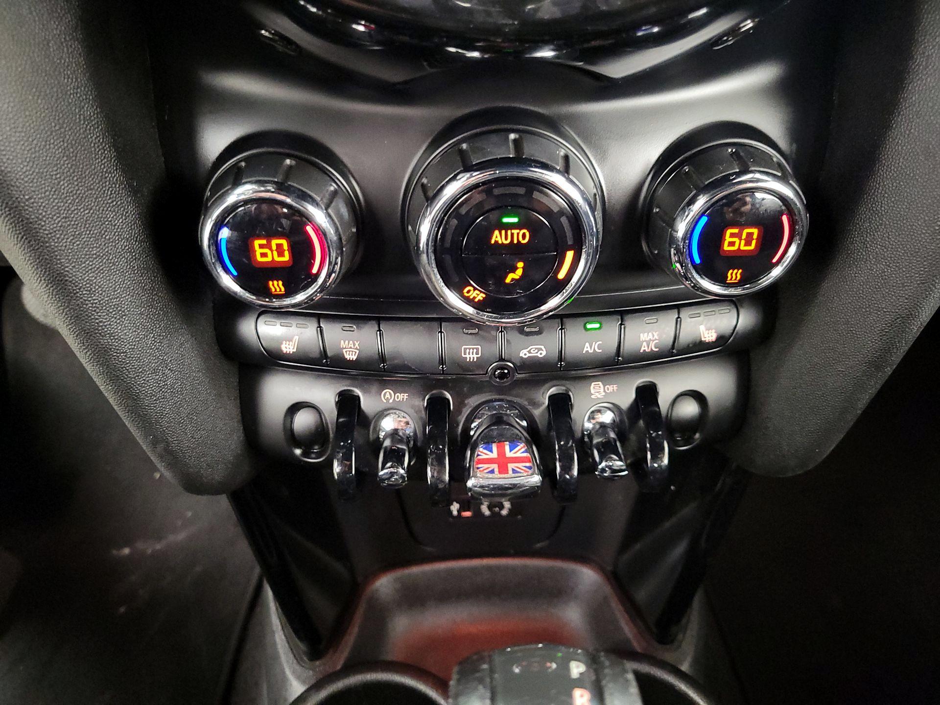 Thumbnail: 2017 MINI Cooper - 16