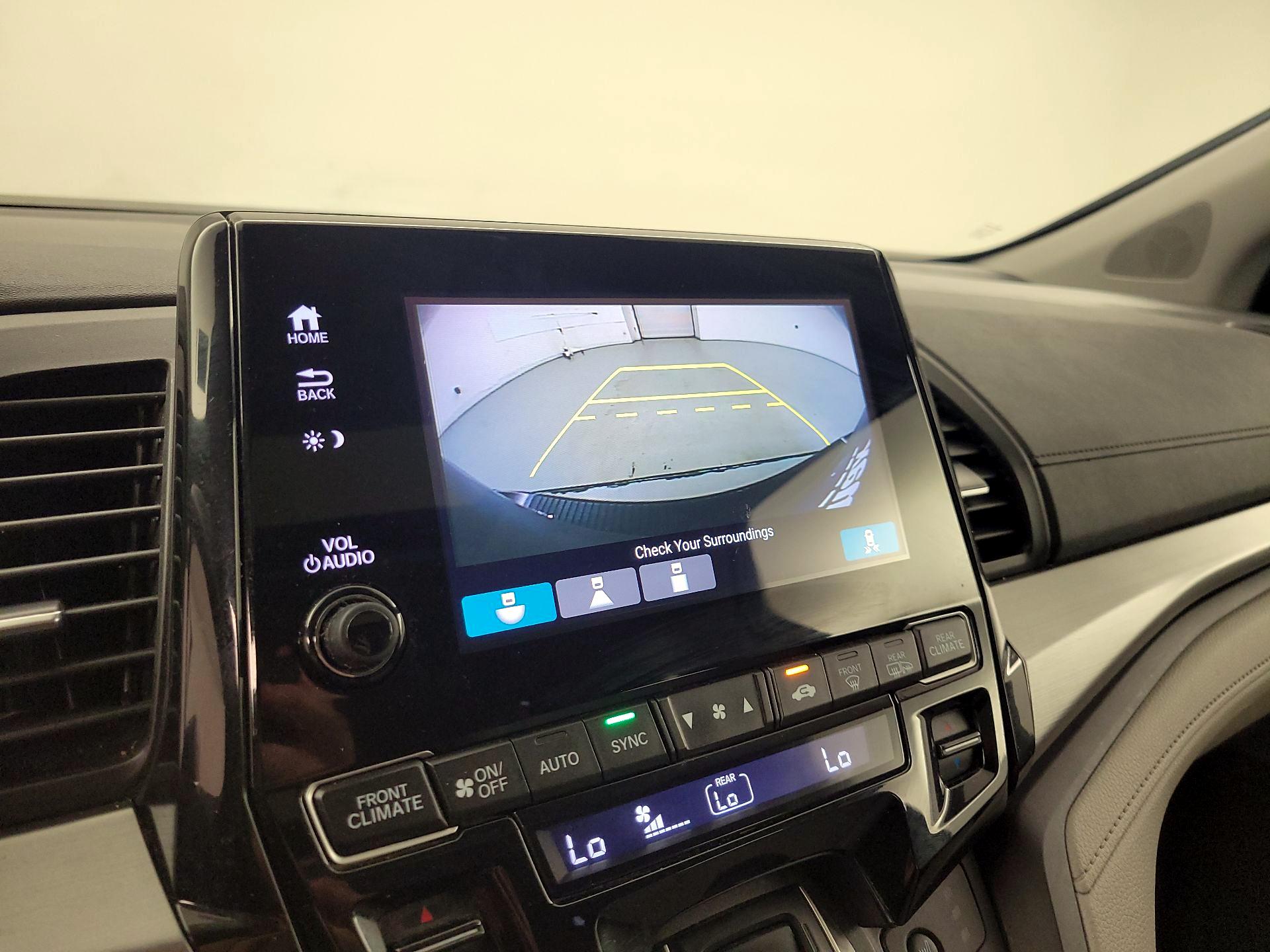 Thumbnail: 2018 Honda Odyssey - 14