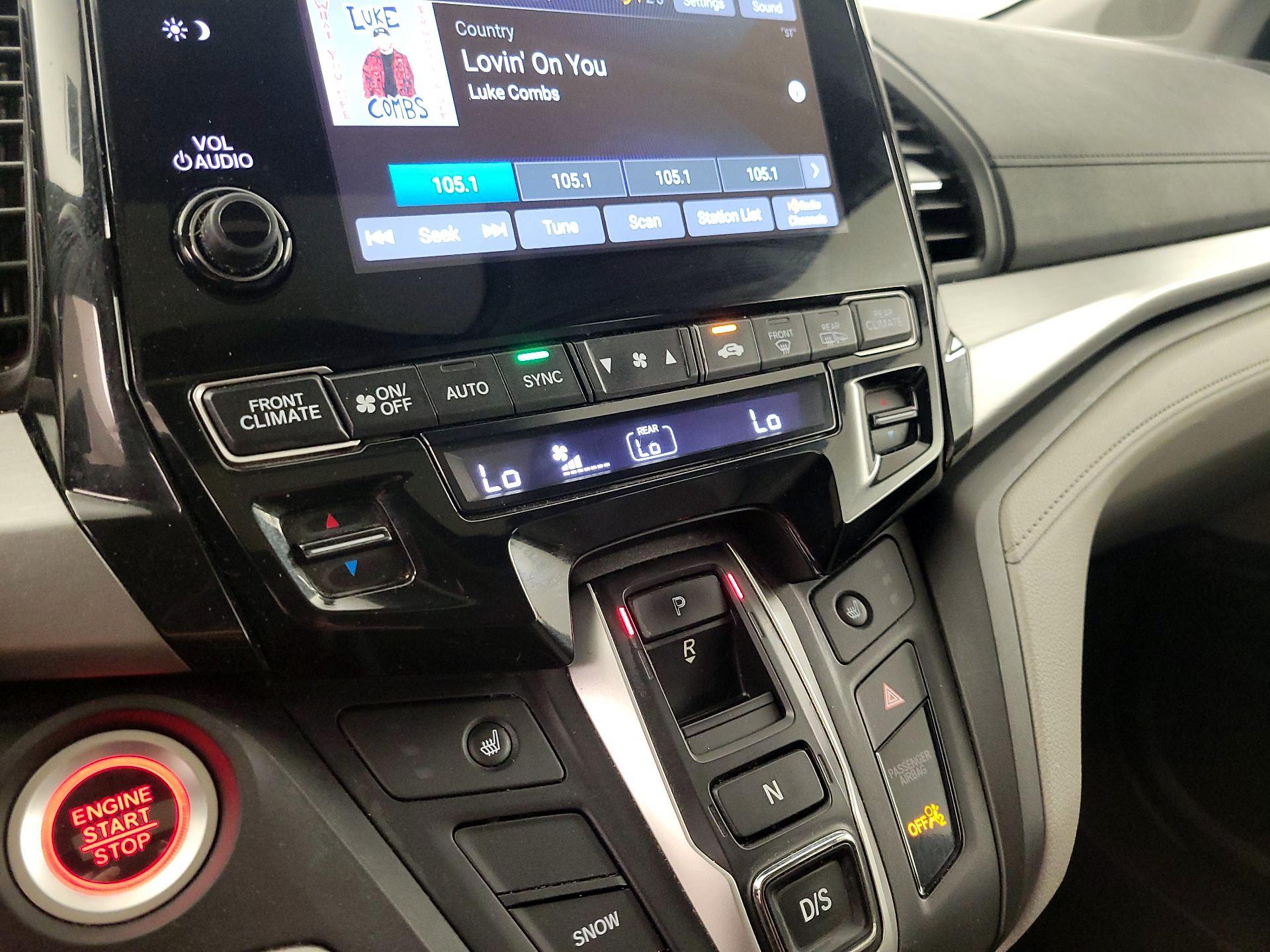 Thumbnail: 2018 Honda Odyssey - 16