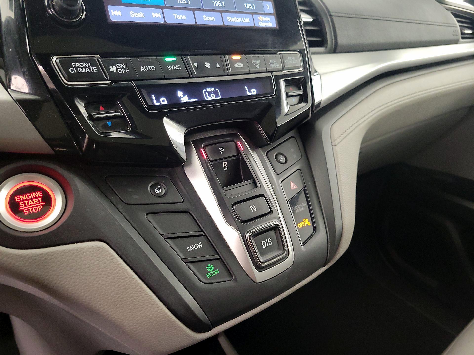 Thumbnail: 2018 Honda Odyssey - 17