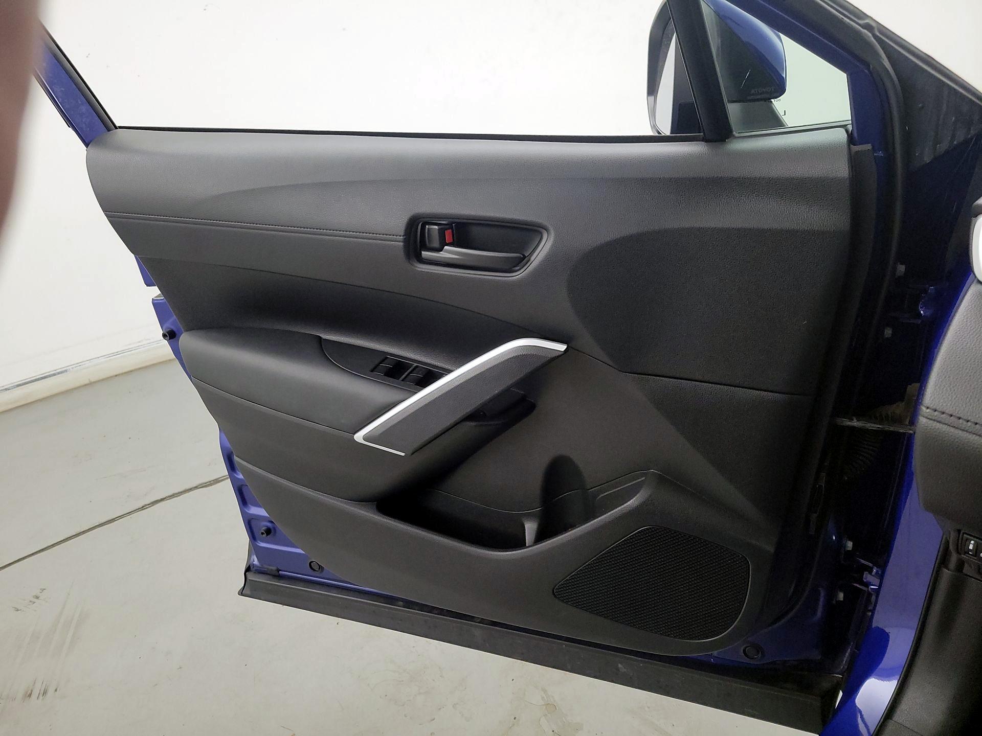 Thumbnail: 2023 Toyota Corolla Cross - 12