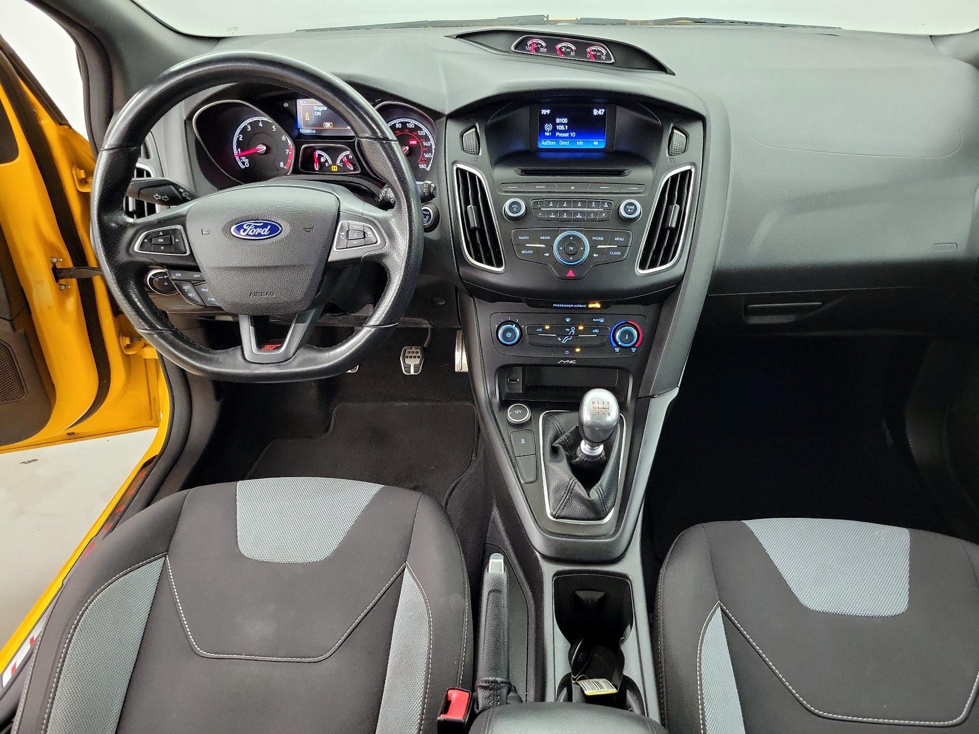 Thumbnail: 2015 Ford Focus - 9