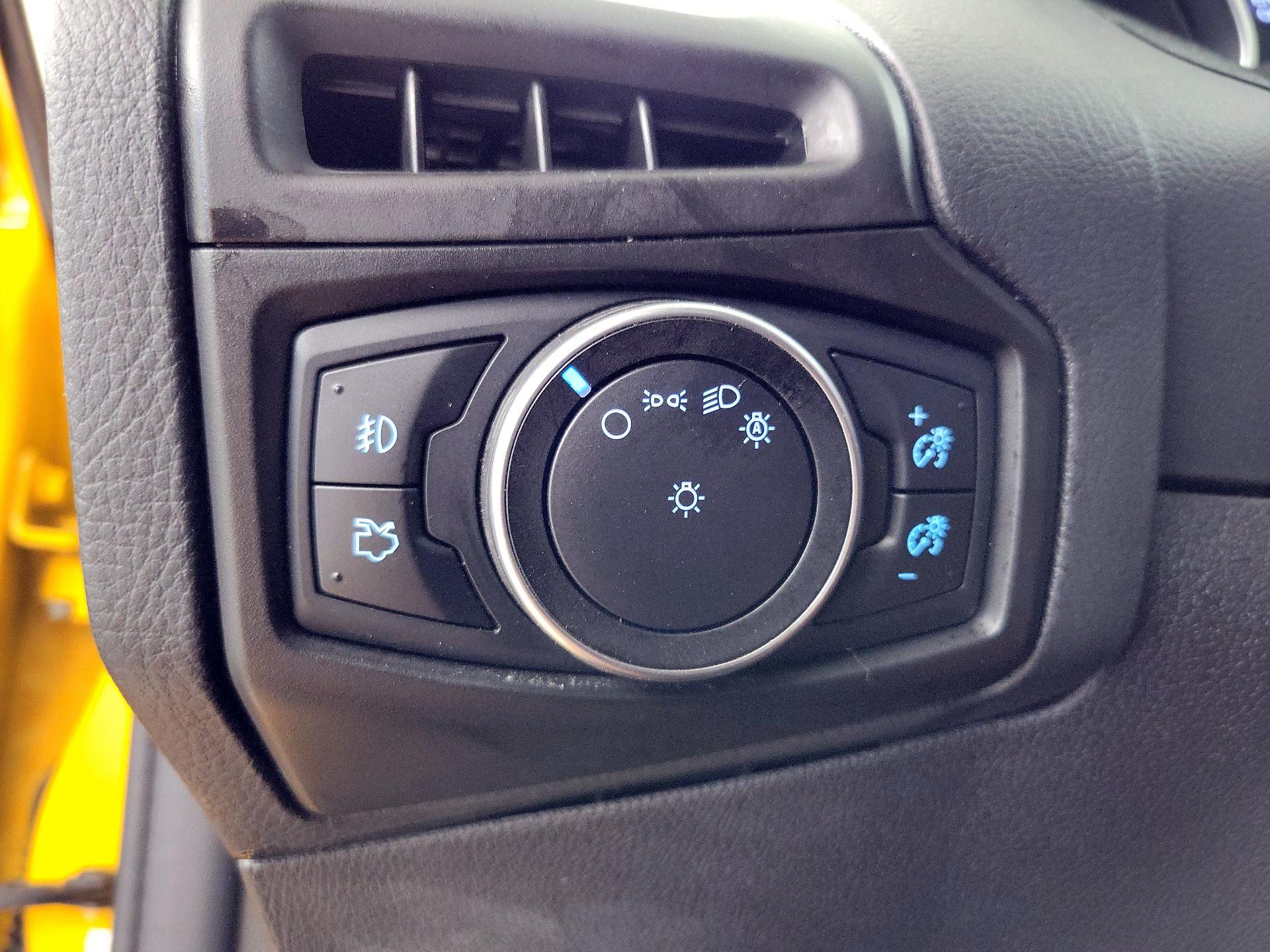 Thumbnail: 2015 Ford Focus - 13