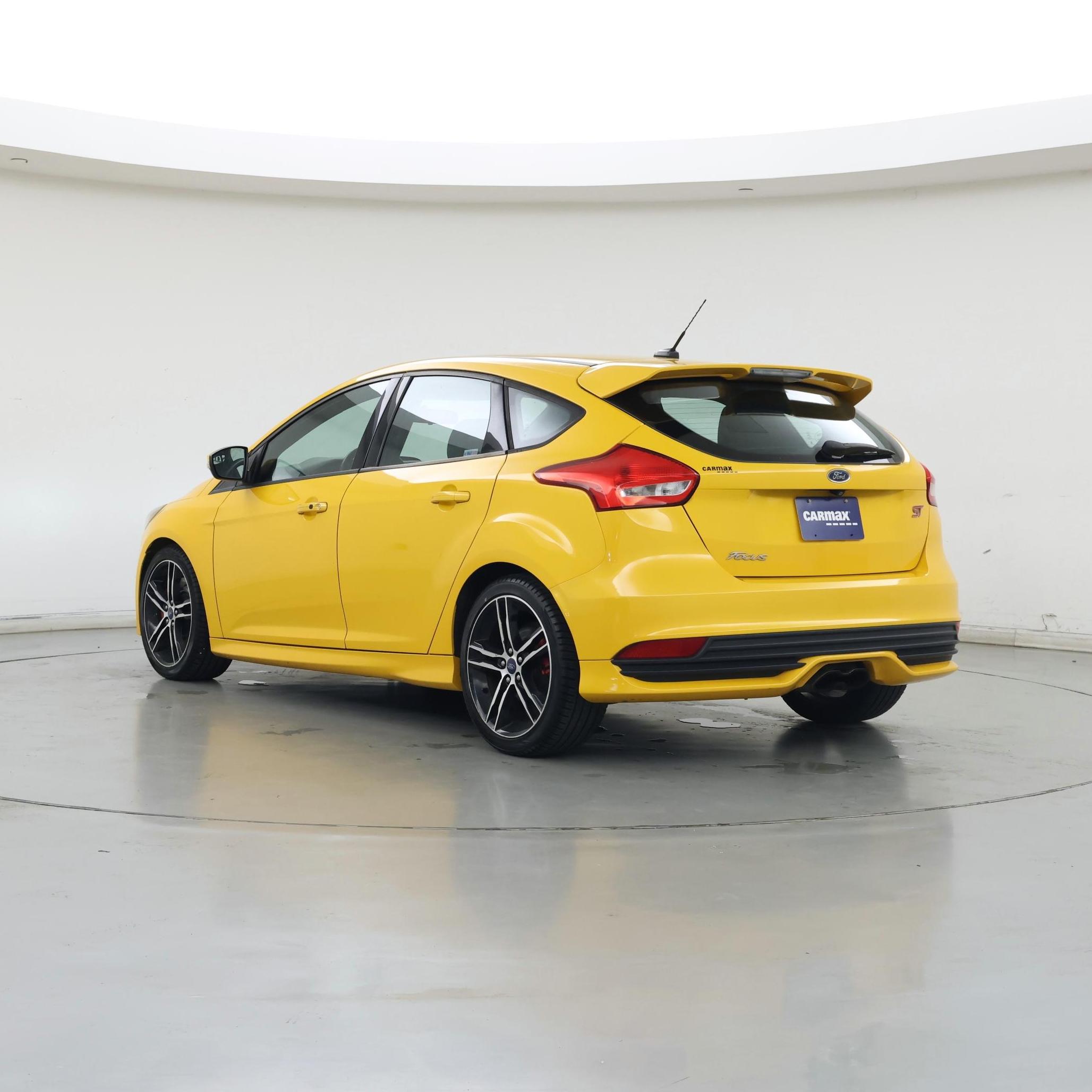 Thumbnail: 2015 Ford Focus - 2