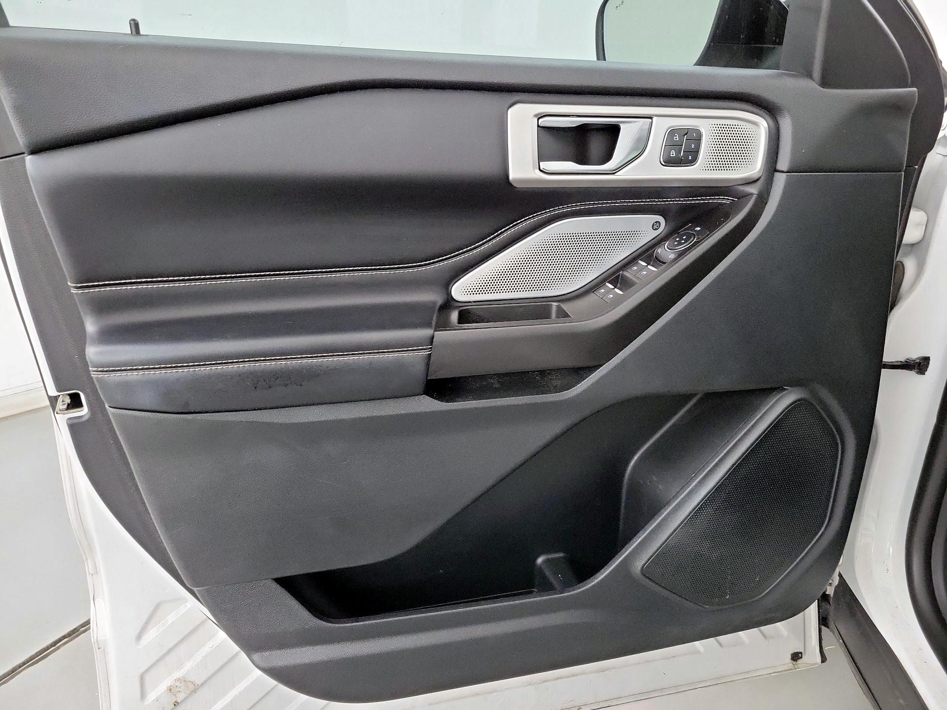 Thumbnail: 2020 Ford Explorer - 12