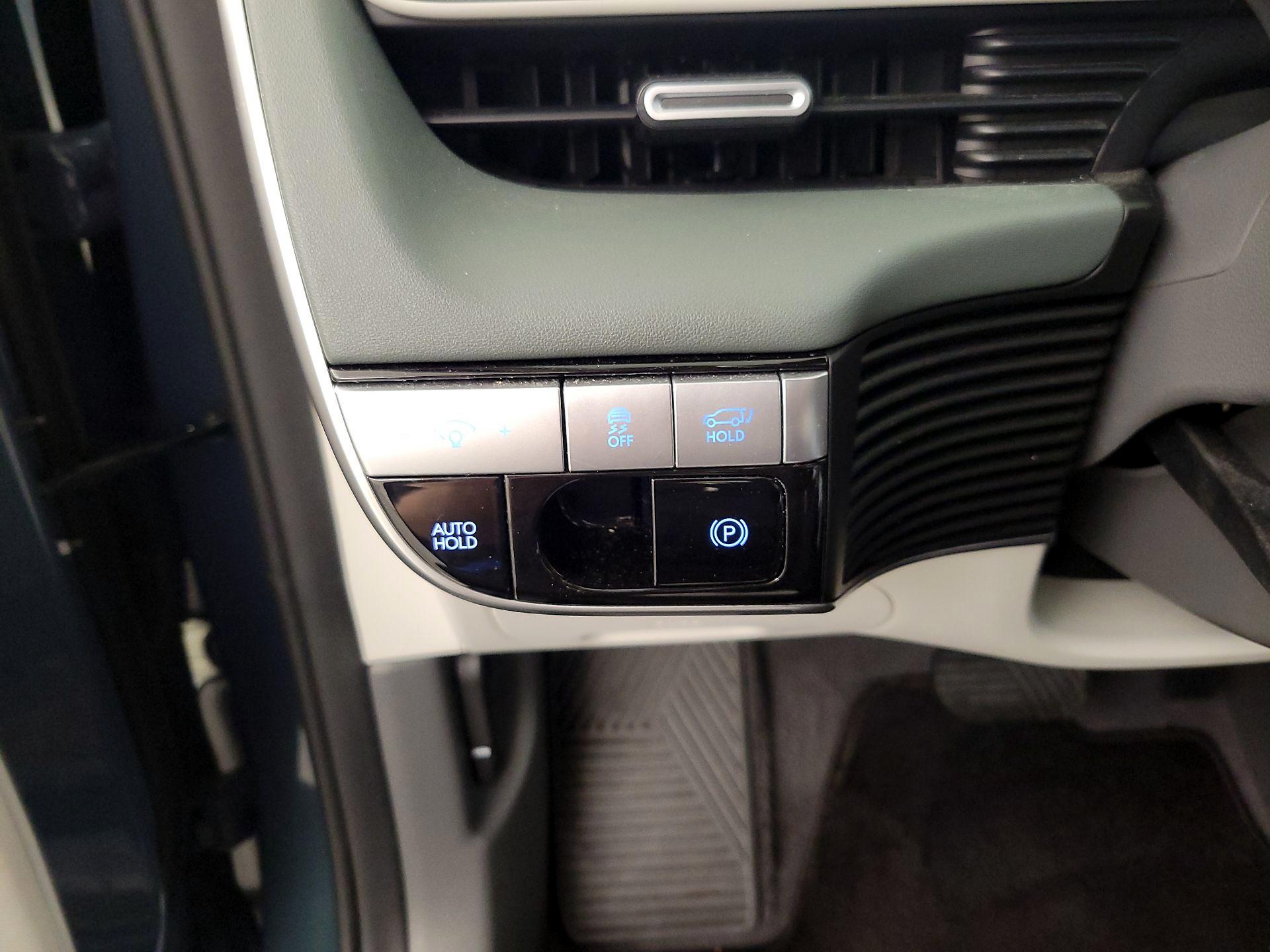 Thumbnail: 2022 Hyundai Ioniq 5 - 13
