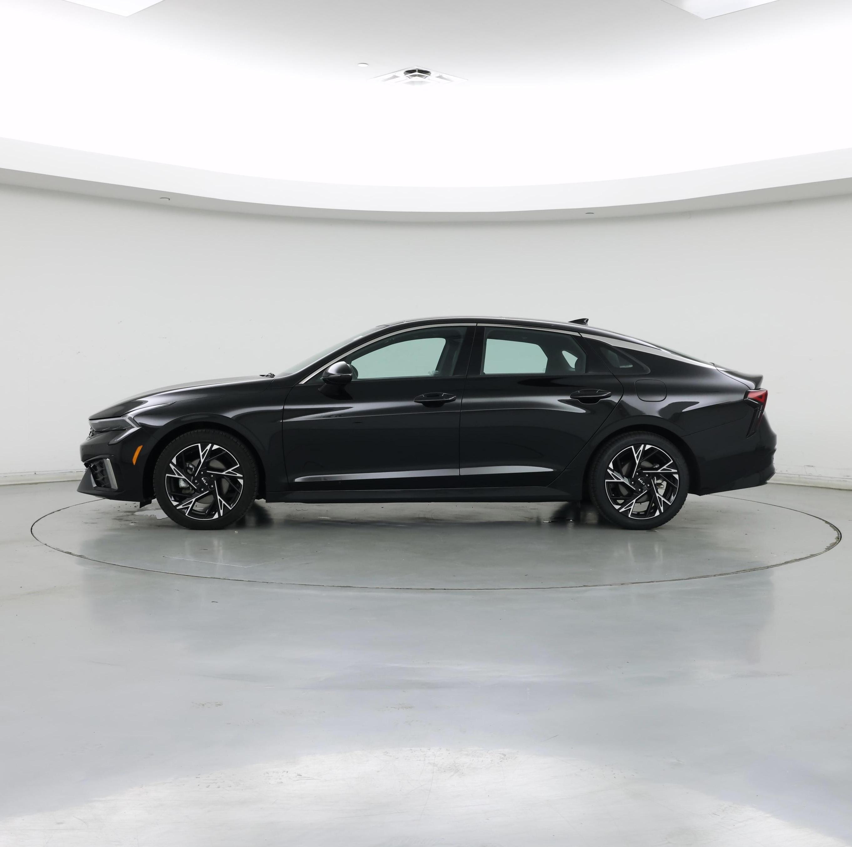 Thumbnail: 2025 Kia K5 - 3