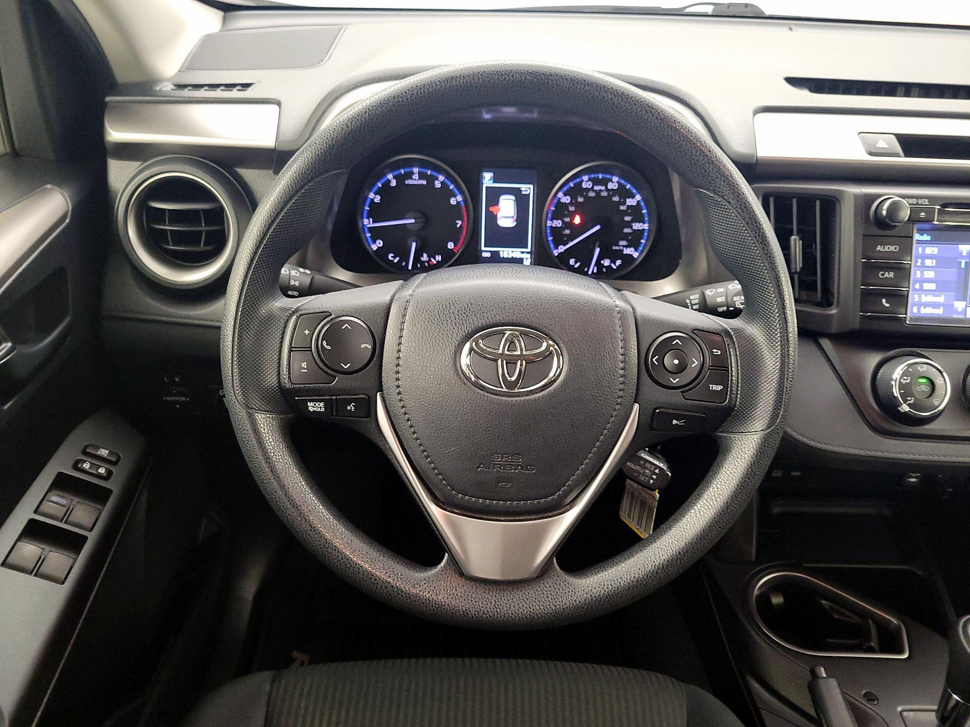 Thumbnail: 2018 Toyota RAV4 - 10