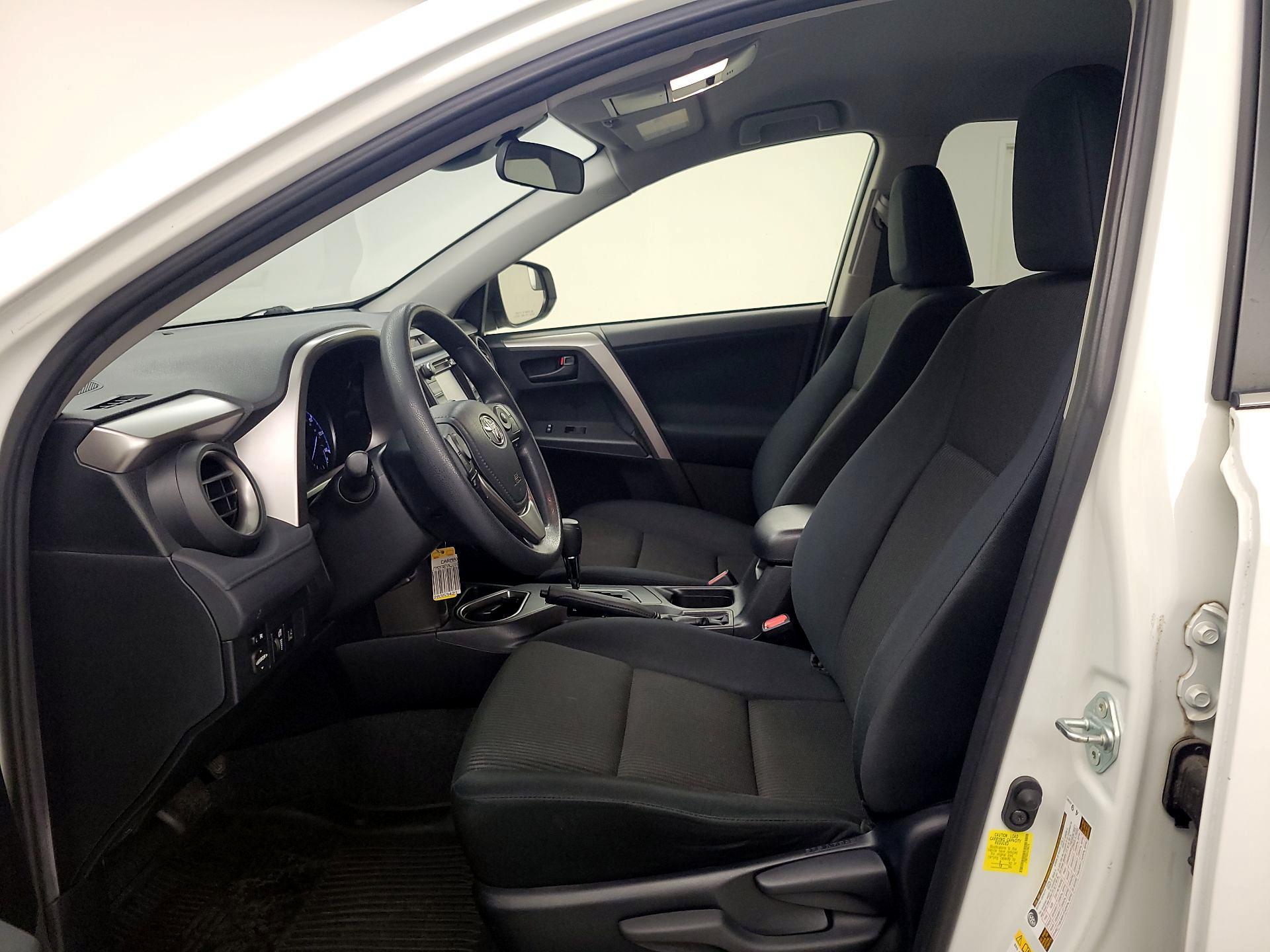 Thumbnail: 2018 Toyota RAV4 - 11