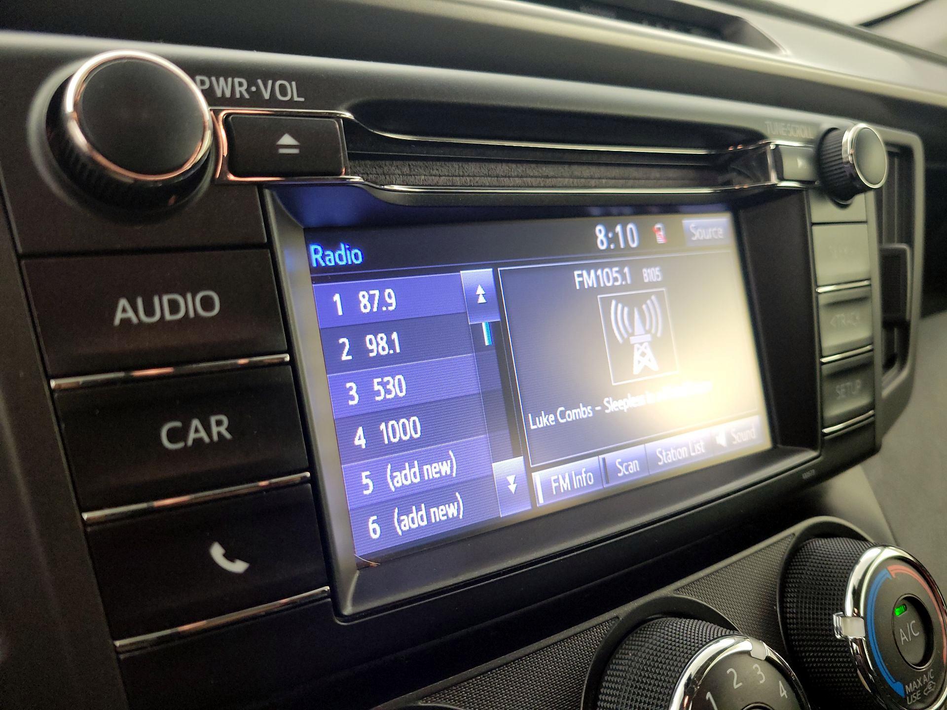 Thumbnail: 2018 Toyota RAV4 - 15