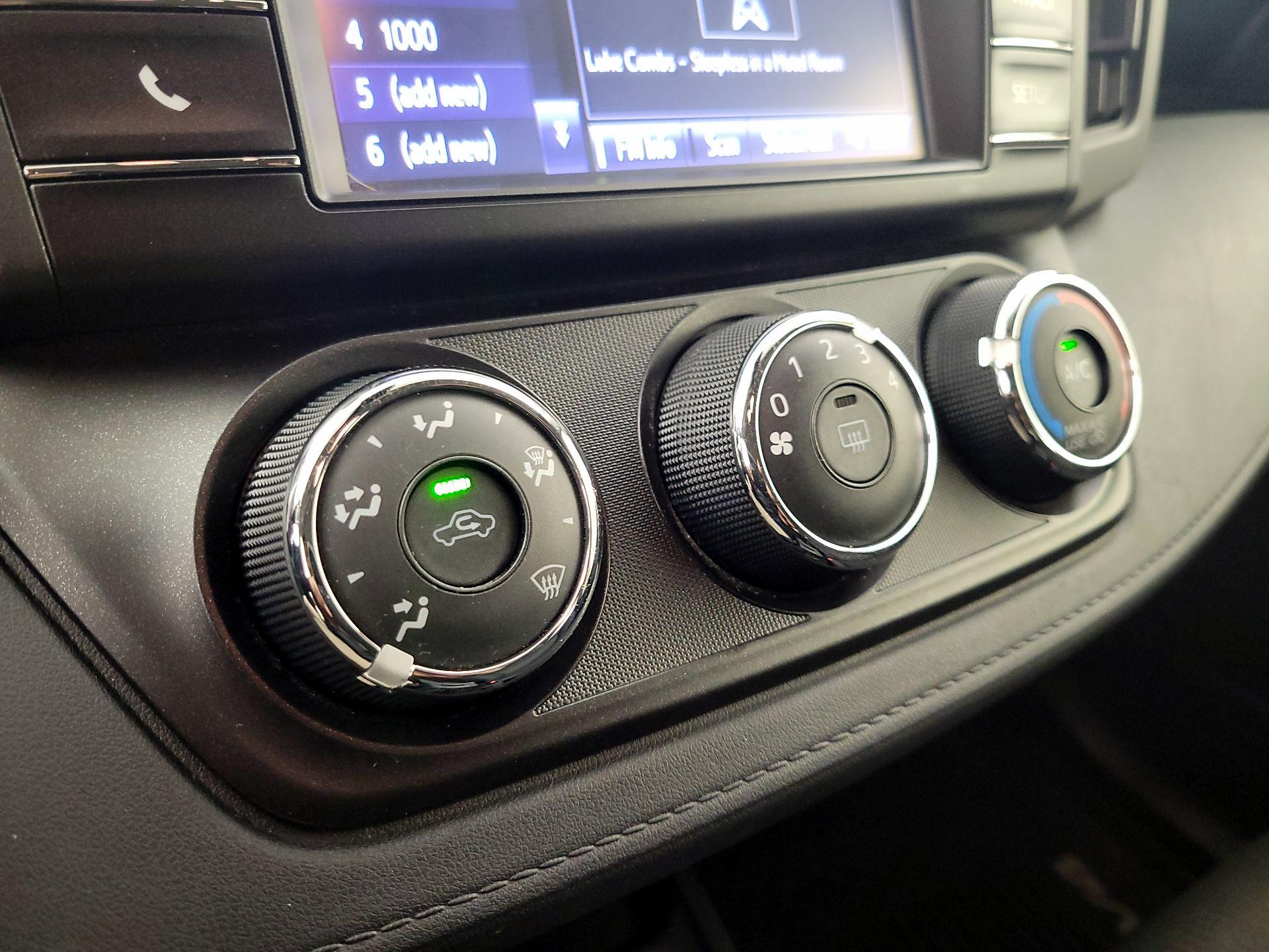 Thumbnail: 2018 Toyota RAV4 - 16