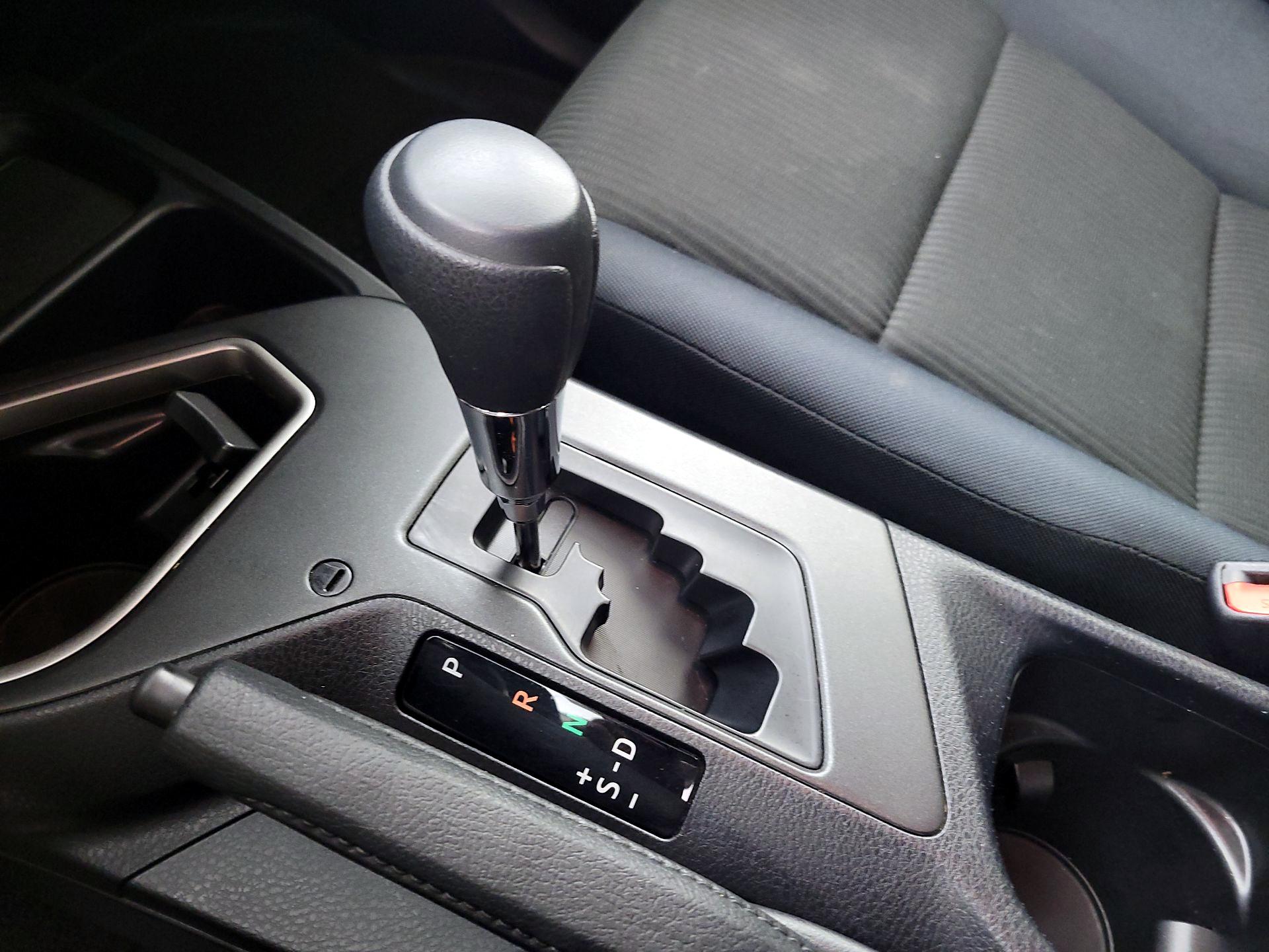 Thumbnail: 2018 Toyota RAV4 - 17