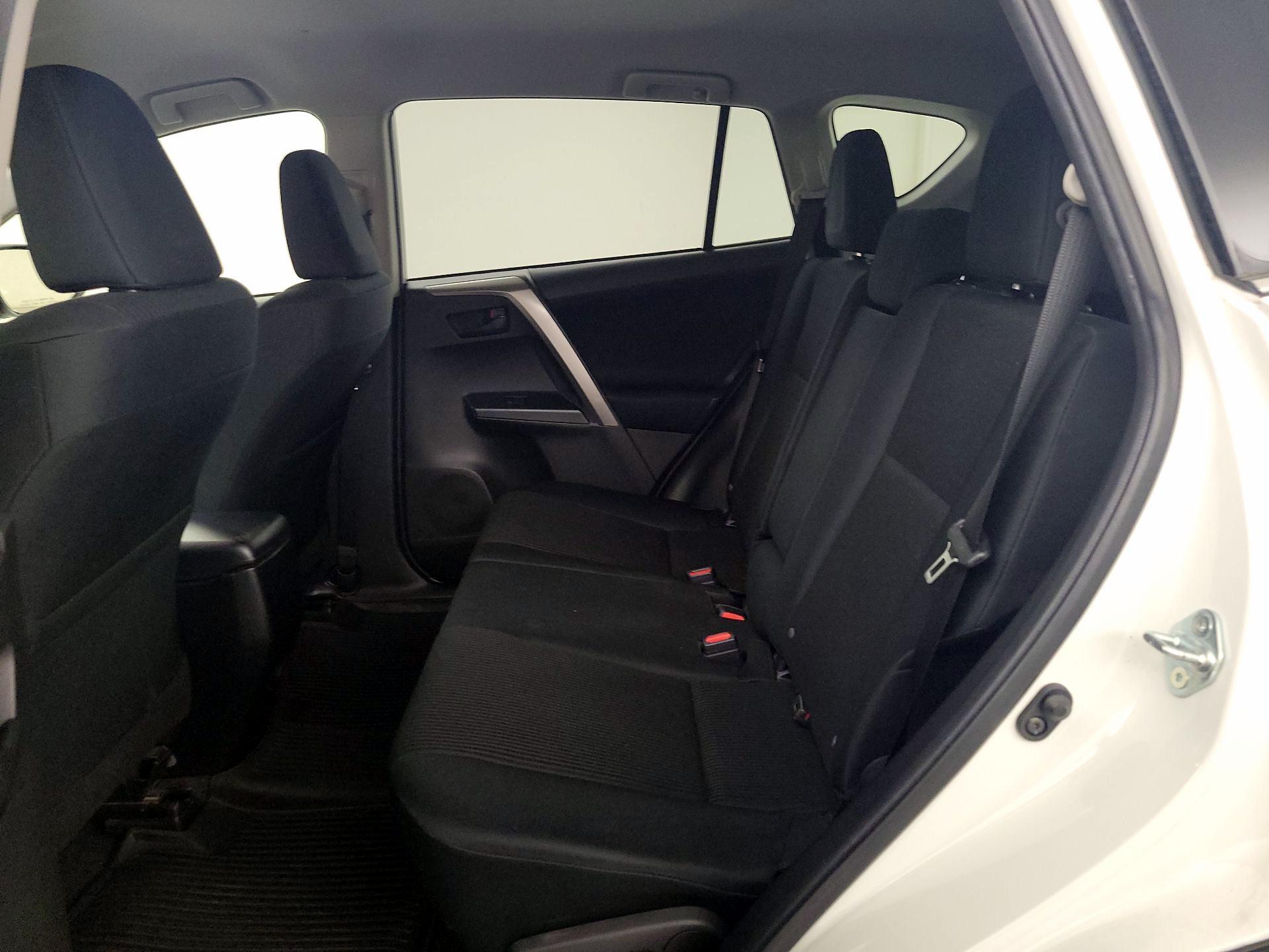 Thumbnail: 2018 Toyota RAV4 - 19