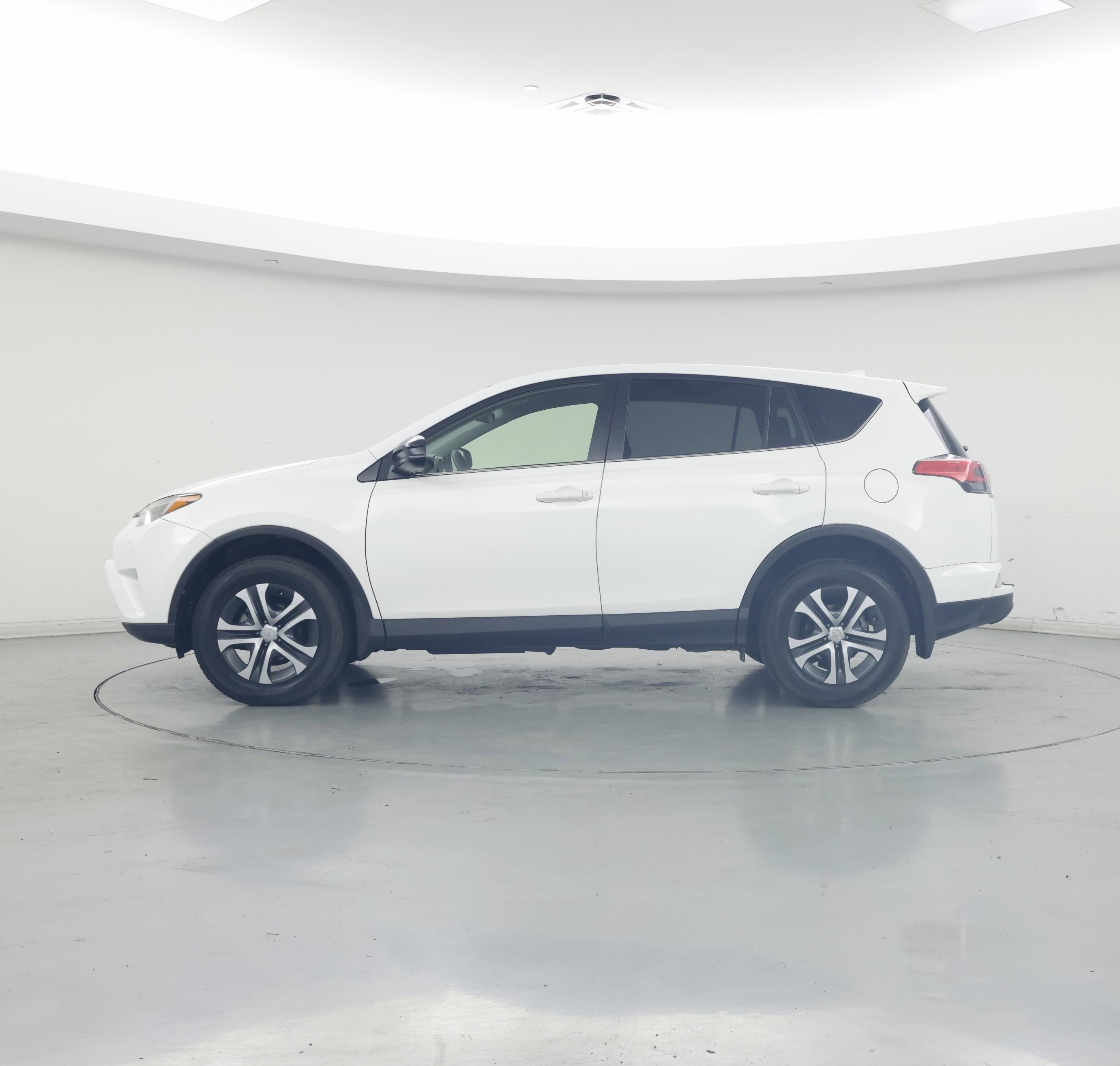 Thumbnail: 2018 Toyota RAV4 - 3