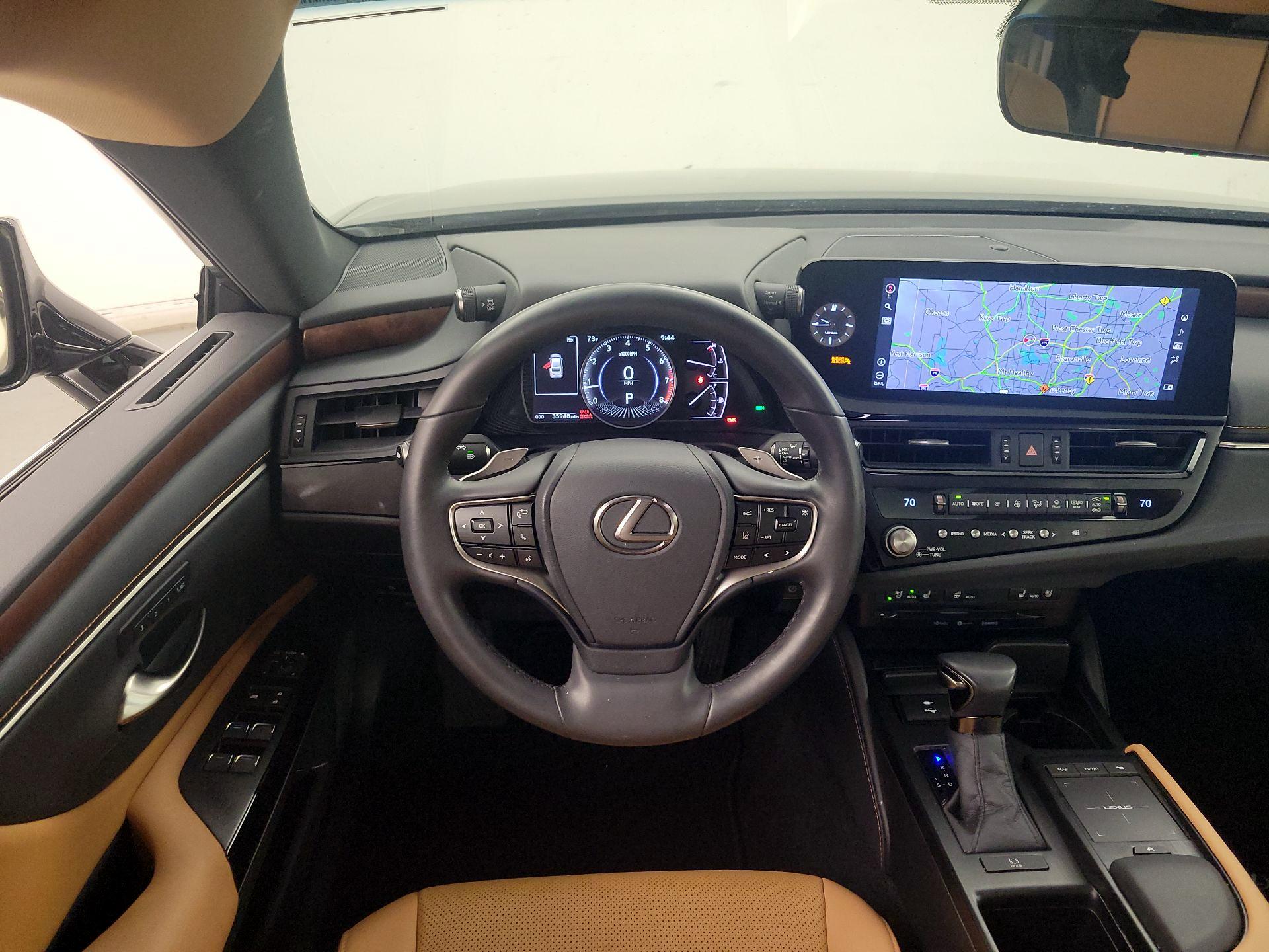 Thumbnail: 2022 Lexus ES - 10