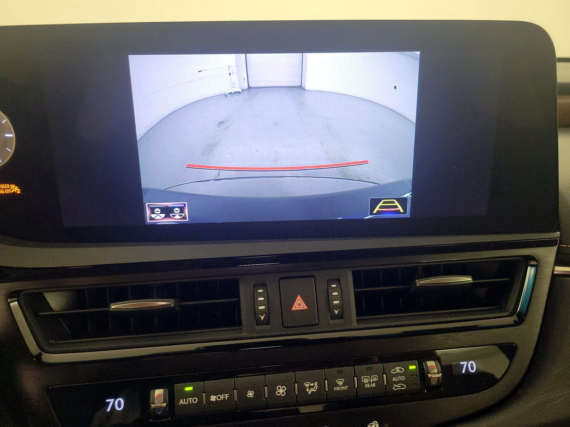 Thumbnail: 2022 Lexus ES - 15