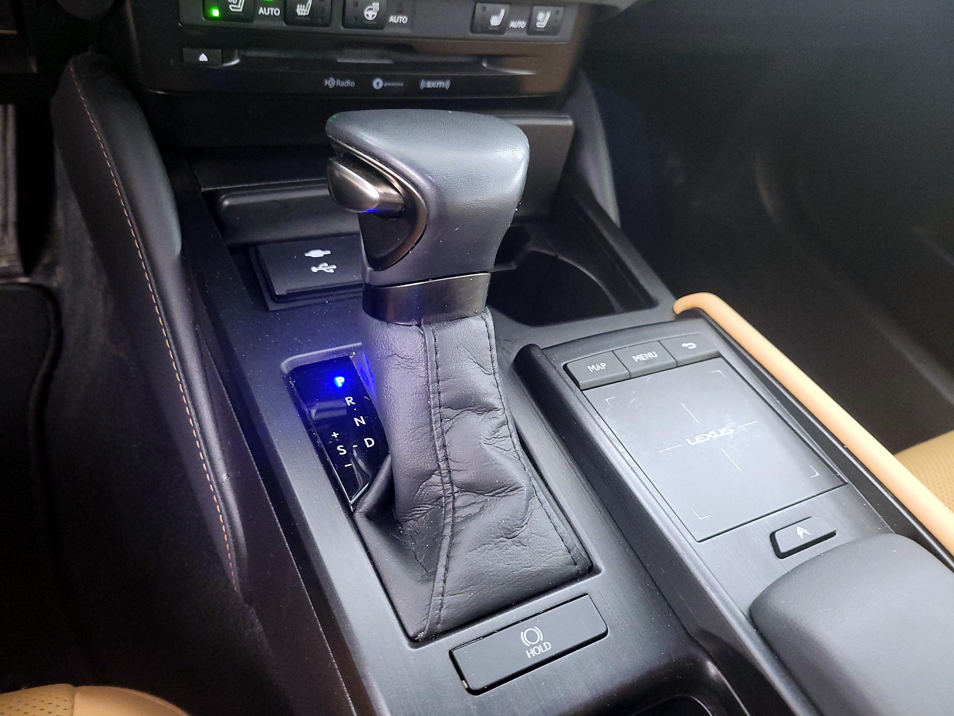 Thumbnail: 2022 Lexus ES - 18