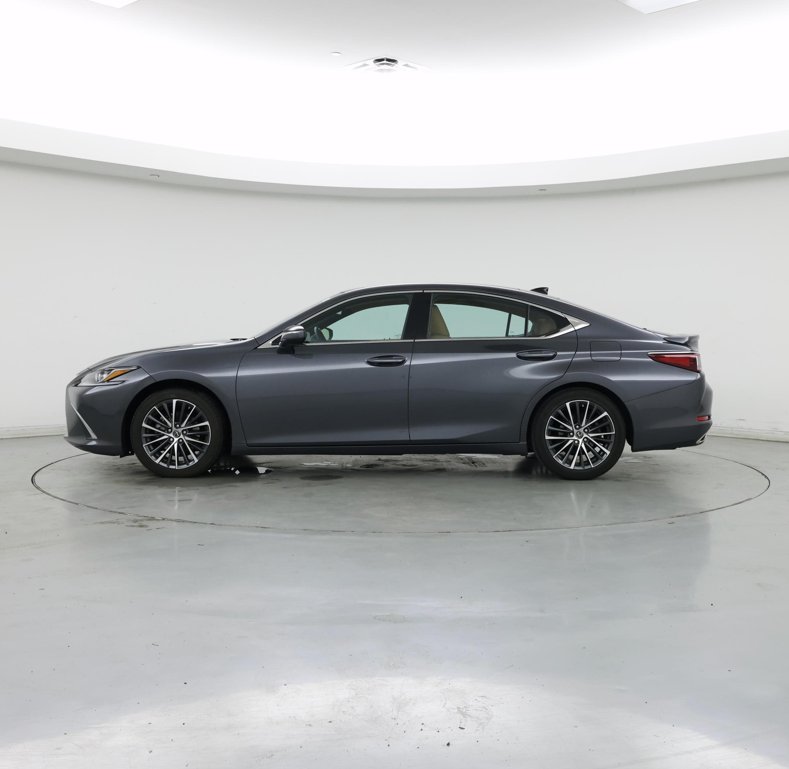 Thumbnail: 2022 Lexus ES - 3