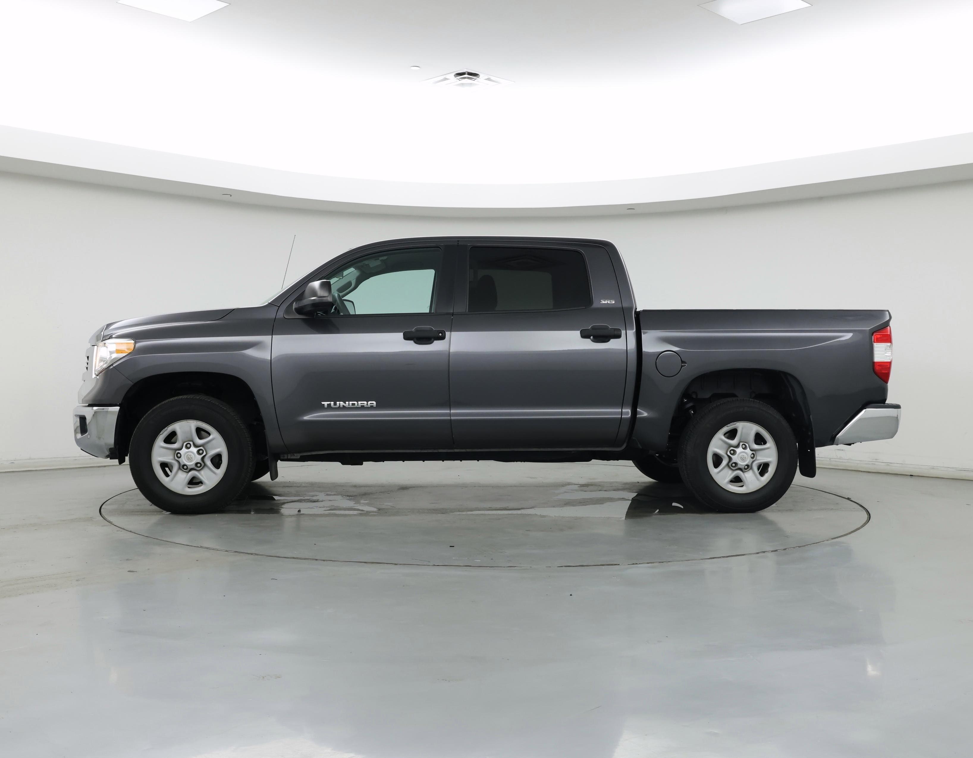 Thumbnail: 2017 Toyota Tundra - 3