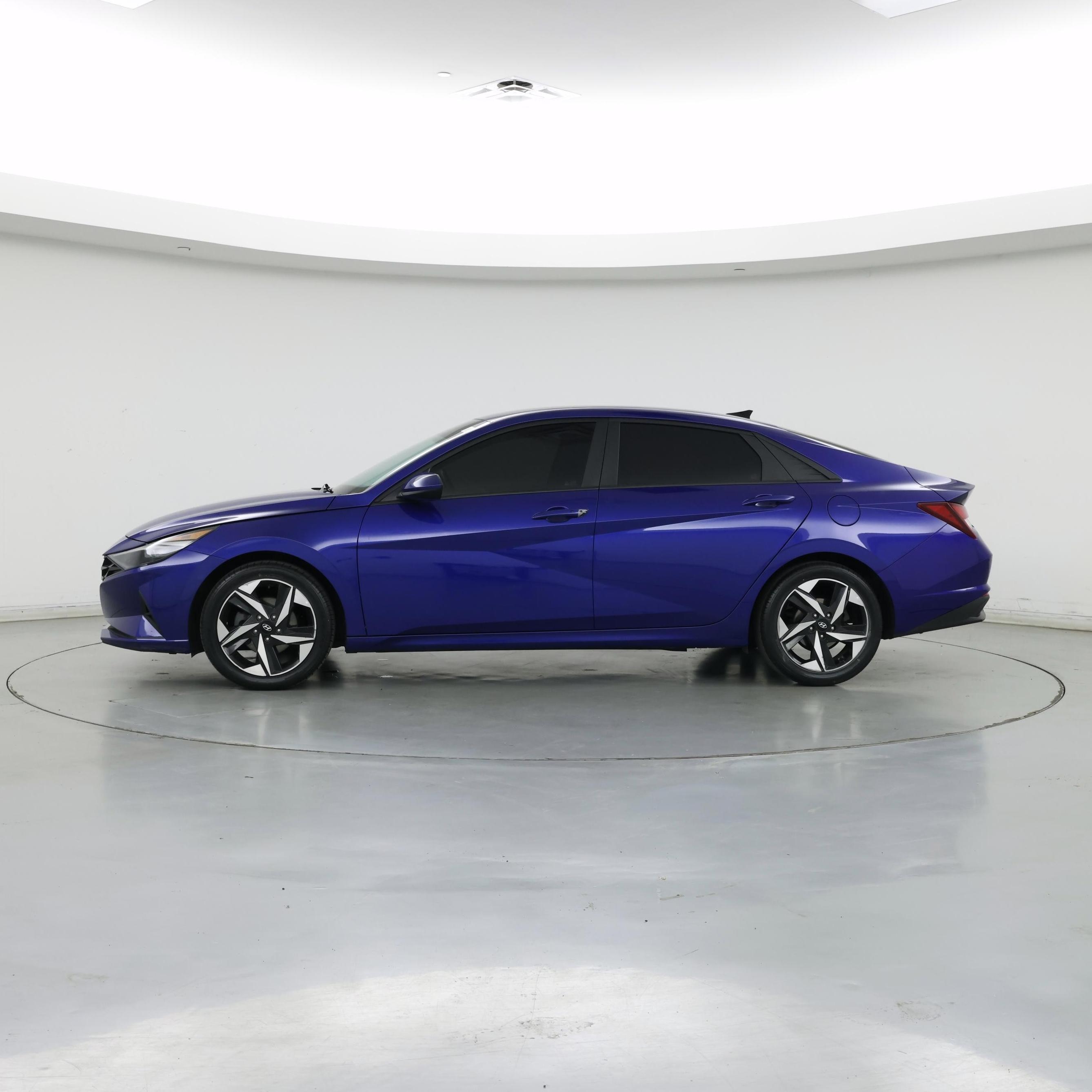 Thumbnail: 2023 Hyundai Elantra - 3