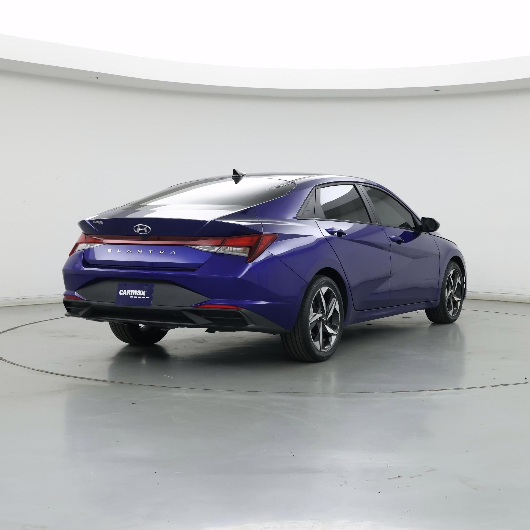 Thumbnail: 2023 Hyundai Elantra - 8