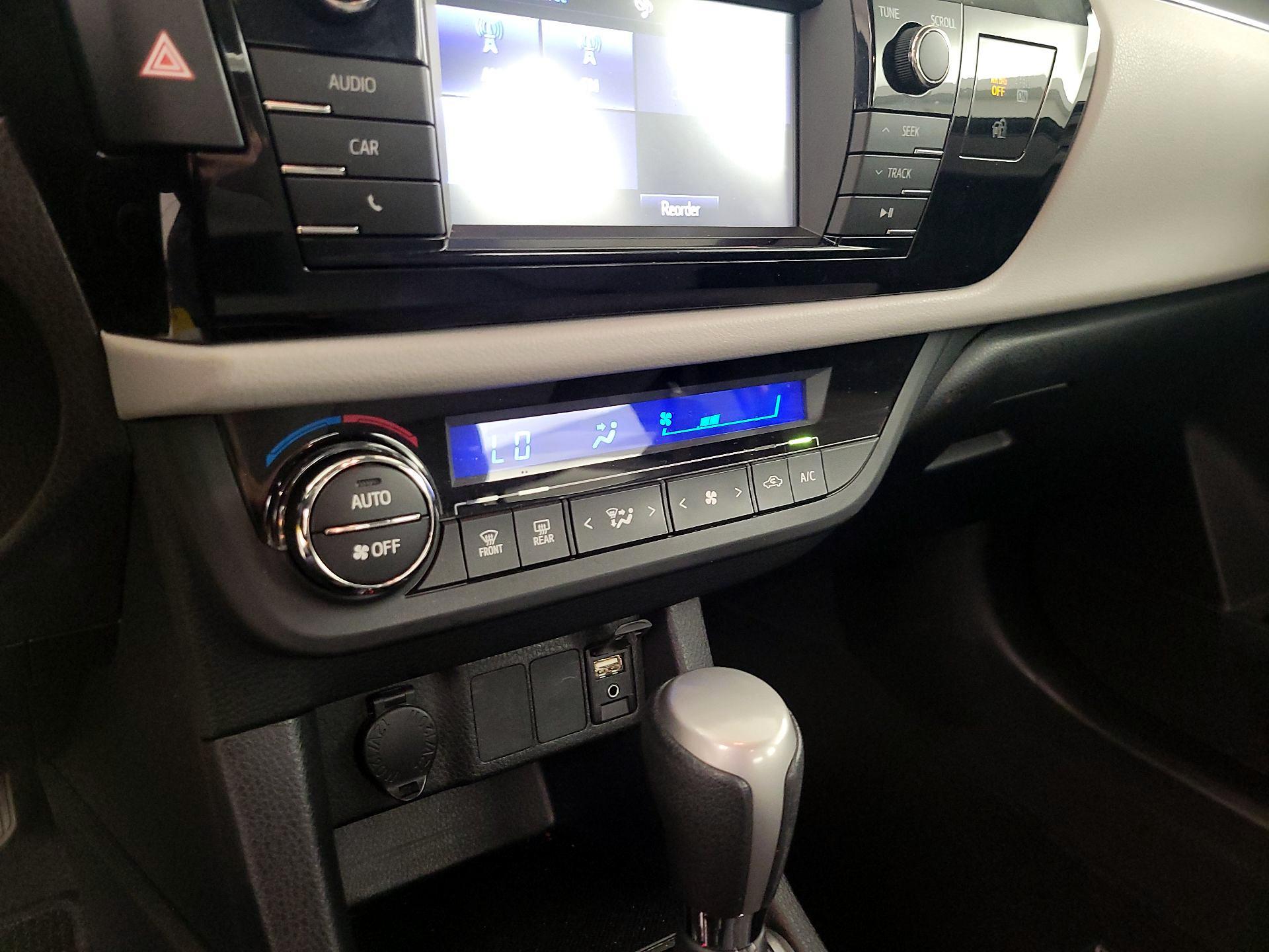 Thumbnail: 2014 Toyota Corolla - 16