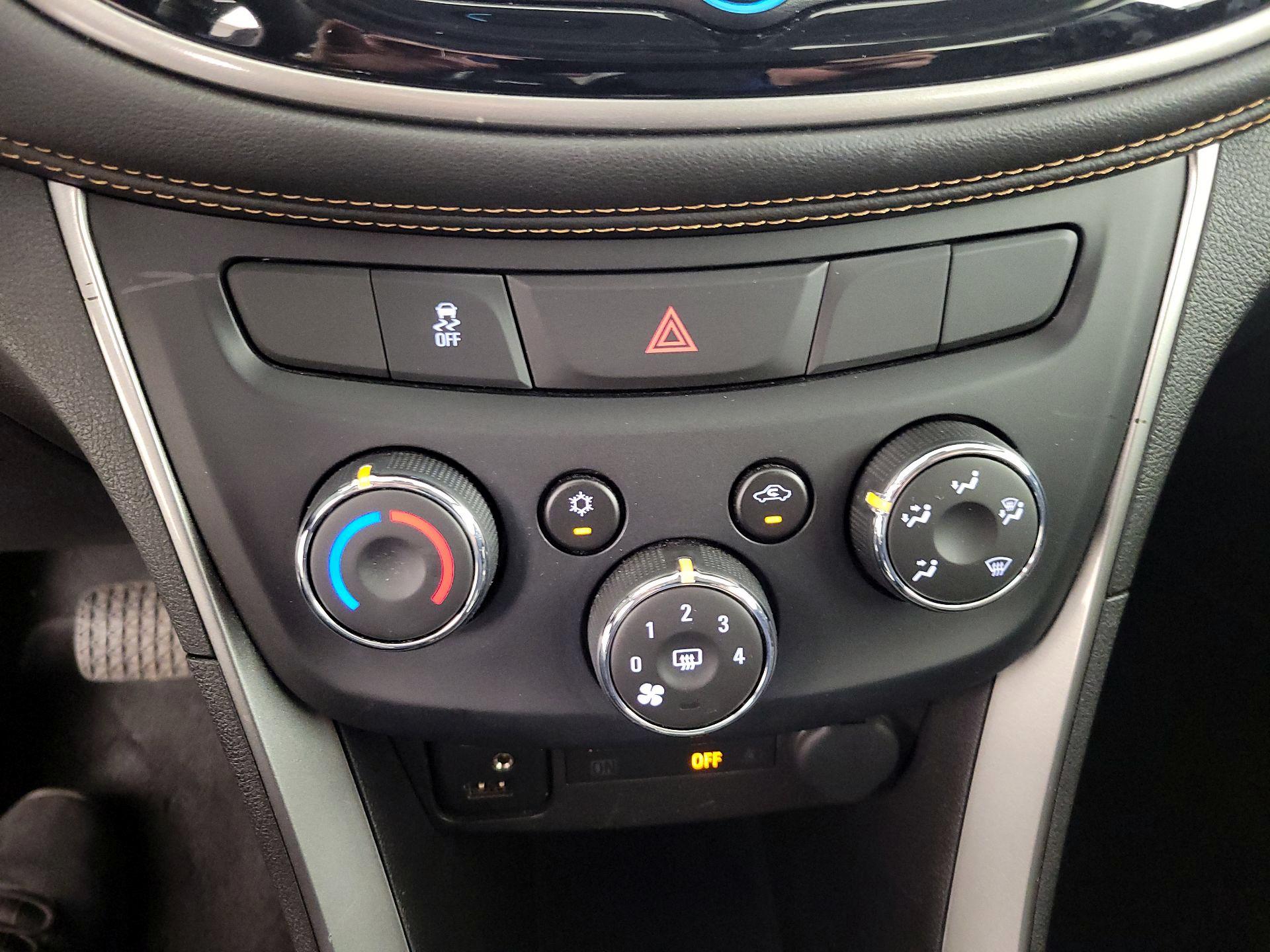 Thumbnail: 2020 Chevrolet Trax - 17