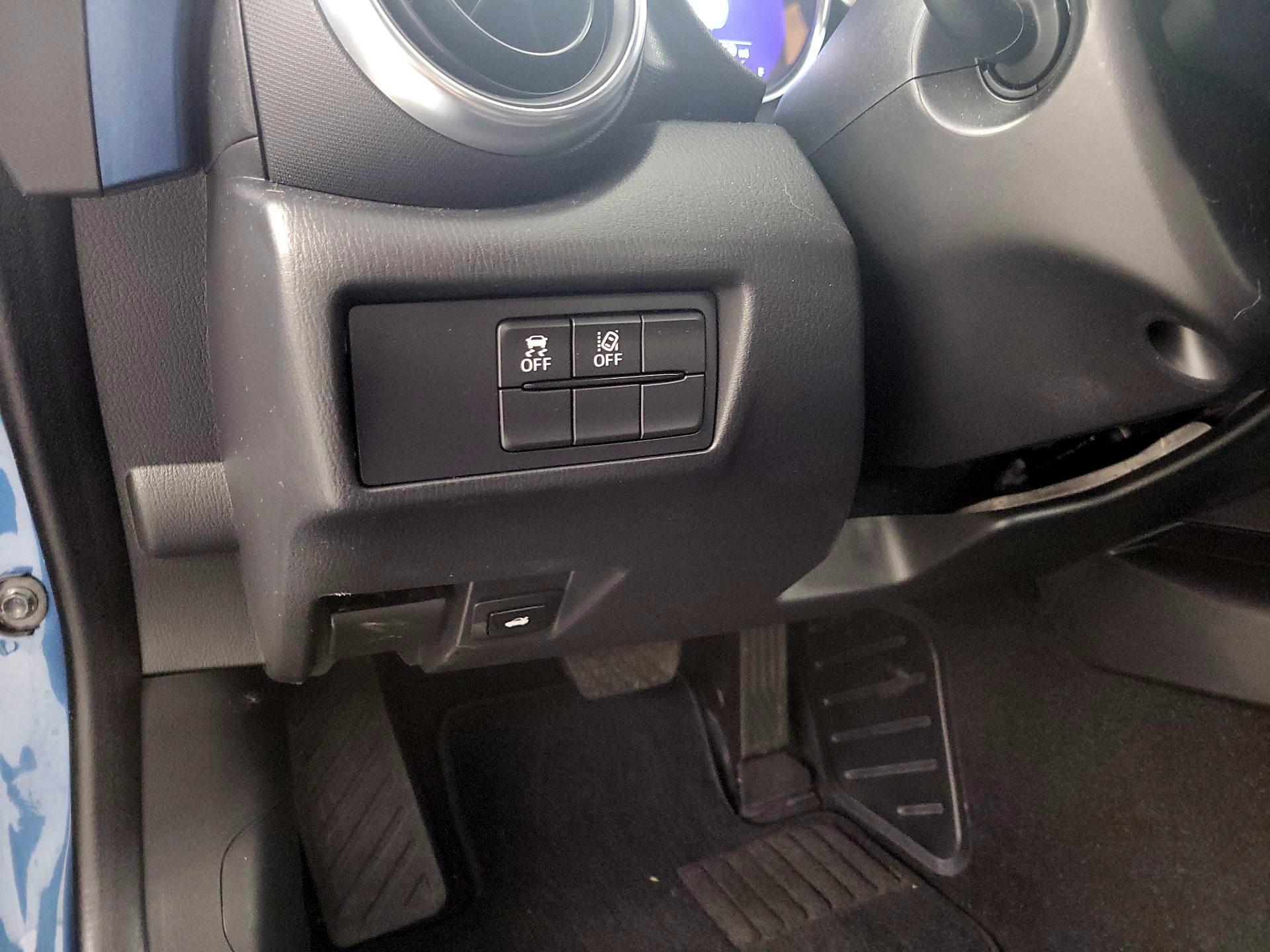 Thumbnail: 2019 Mazda MX-5 Miata - 13