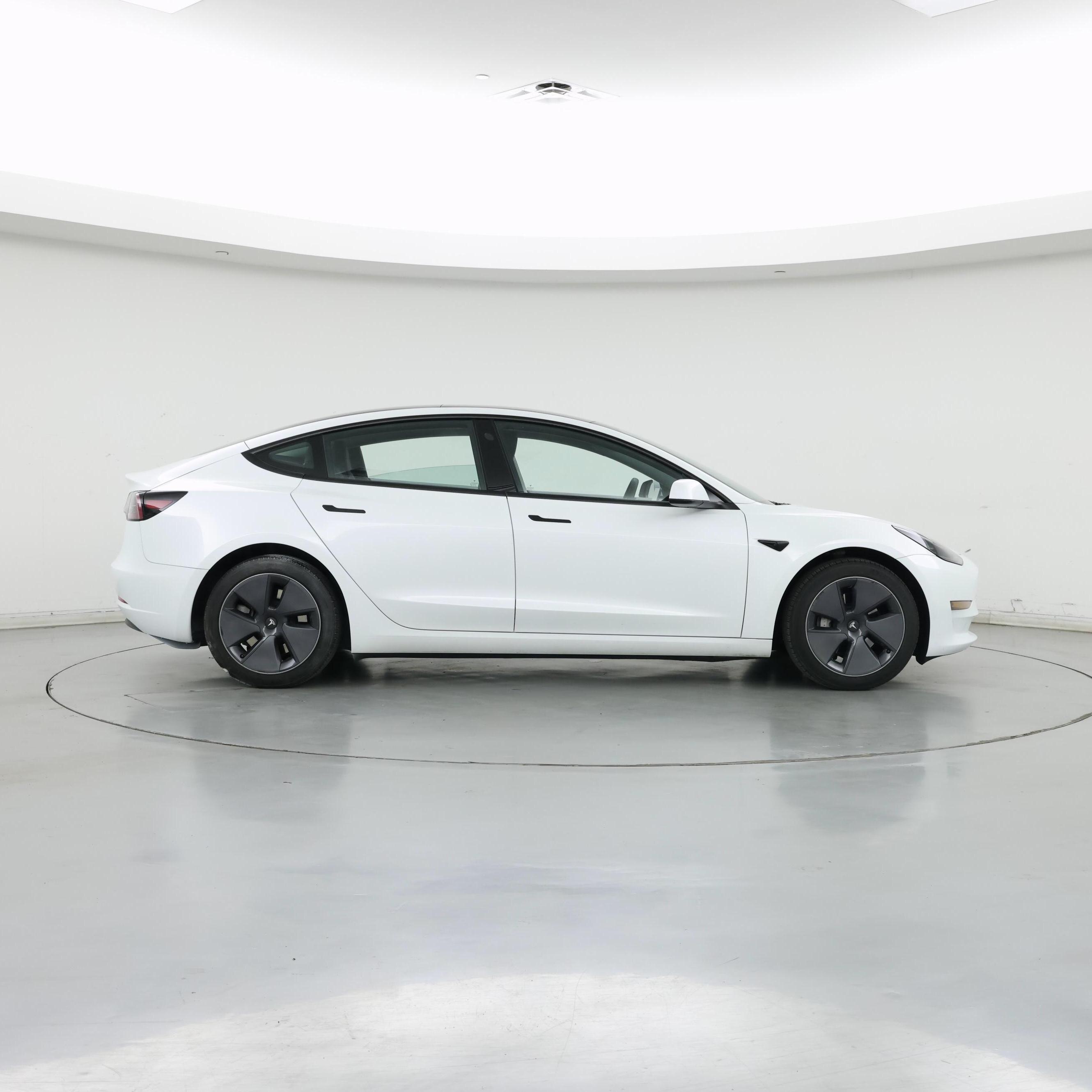 Thumbnail: 2023 Tesla Model 3 - 7